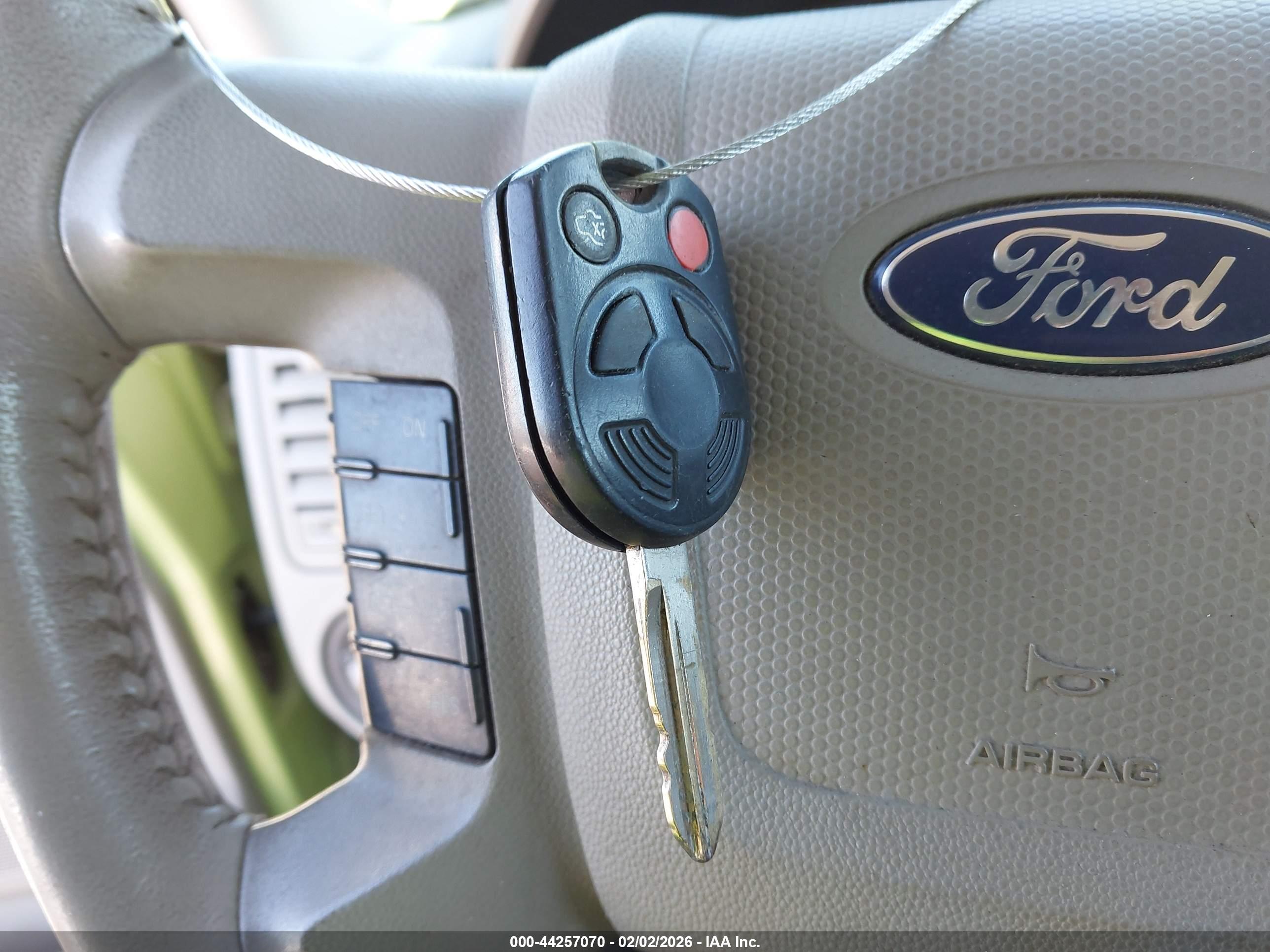 FORD ESCAPE image 11