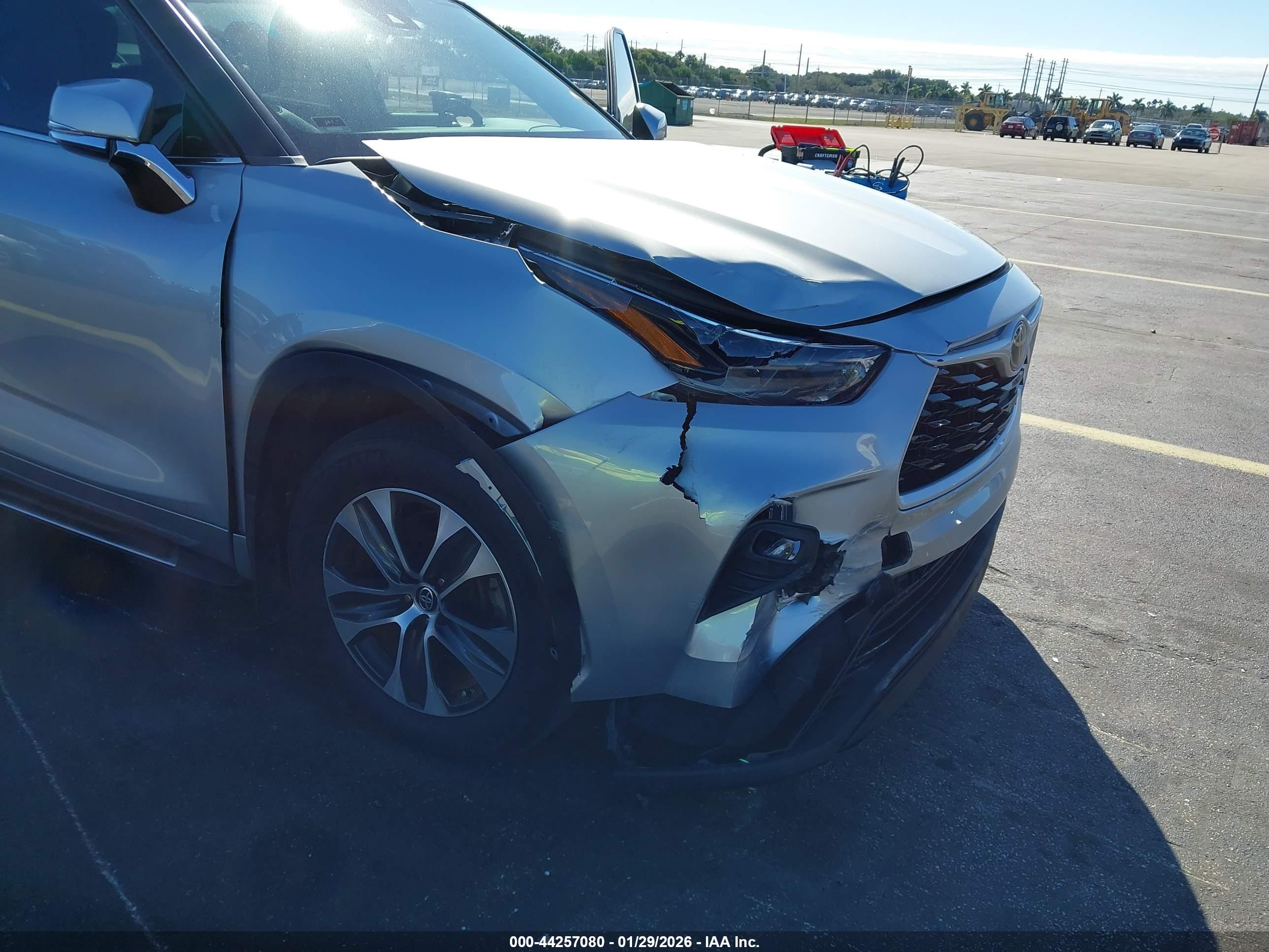 TOYOTA HIGHLANDER image 6
