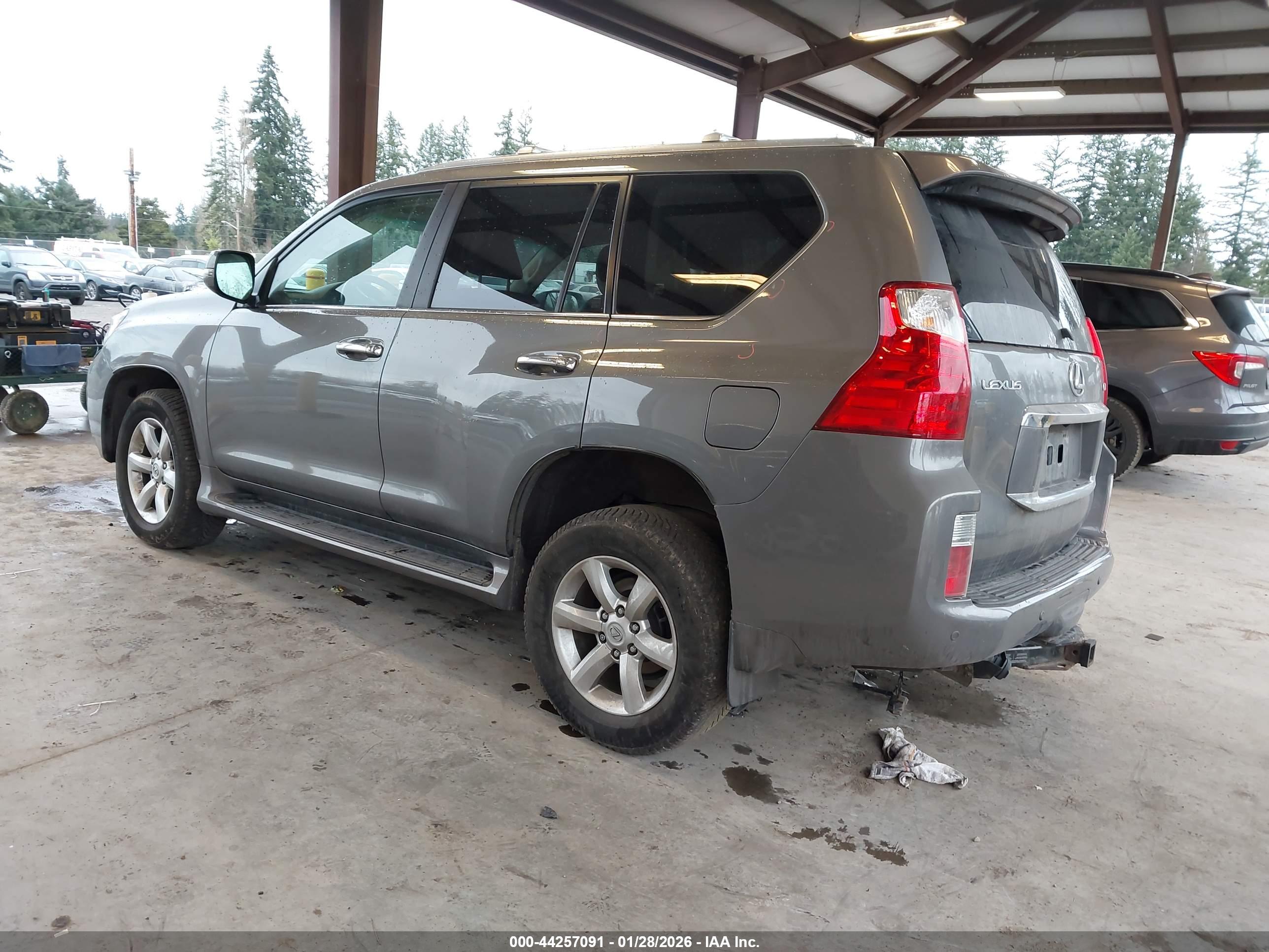 LEXUS GX image 3