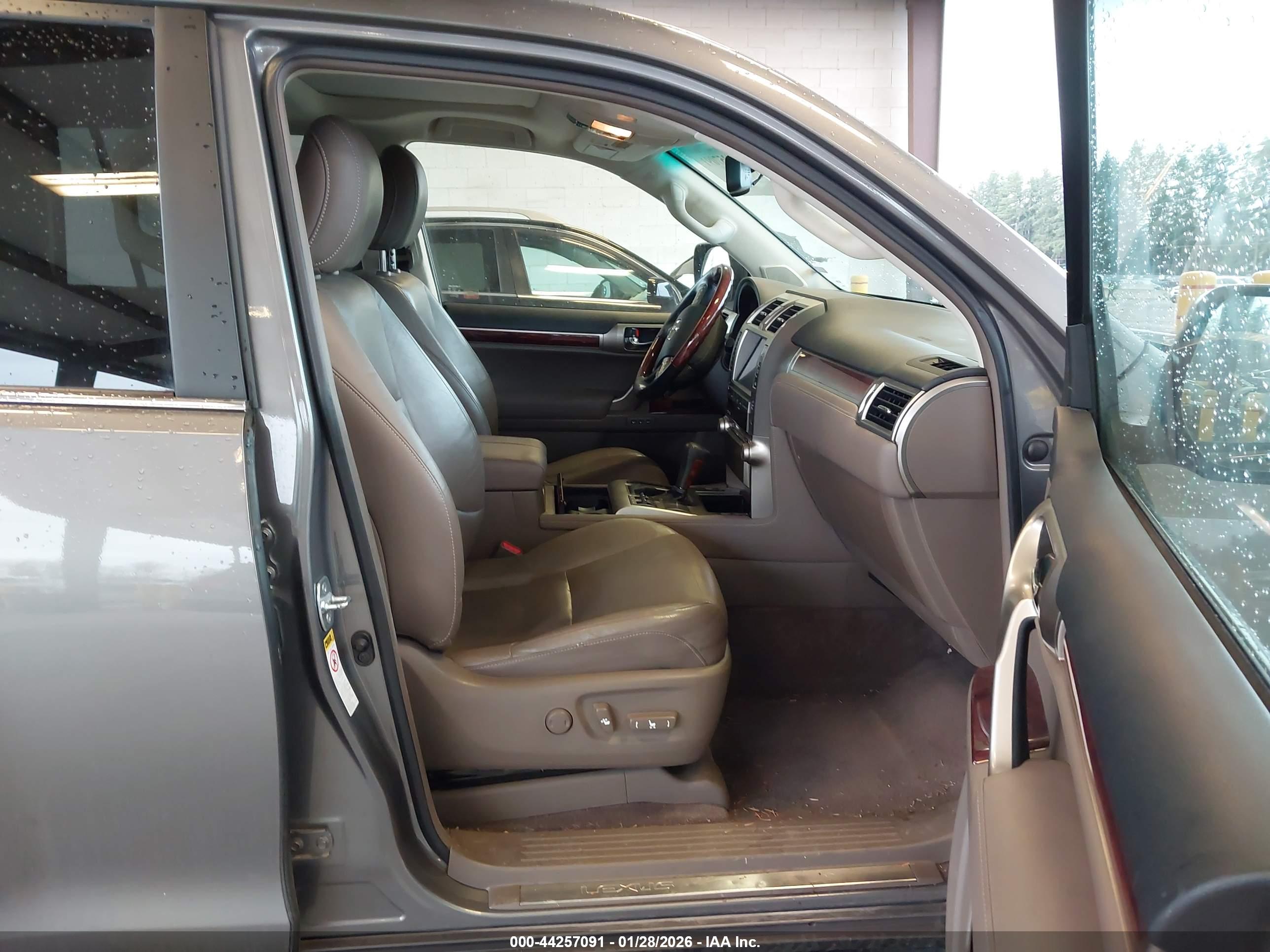 LEXUS GX image 5
