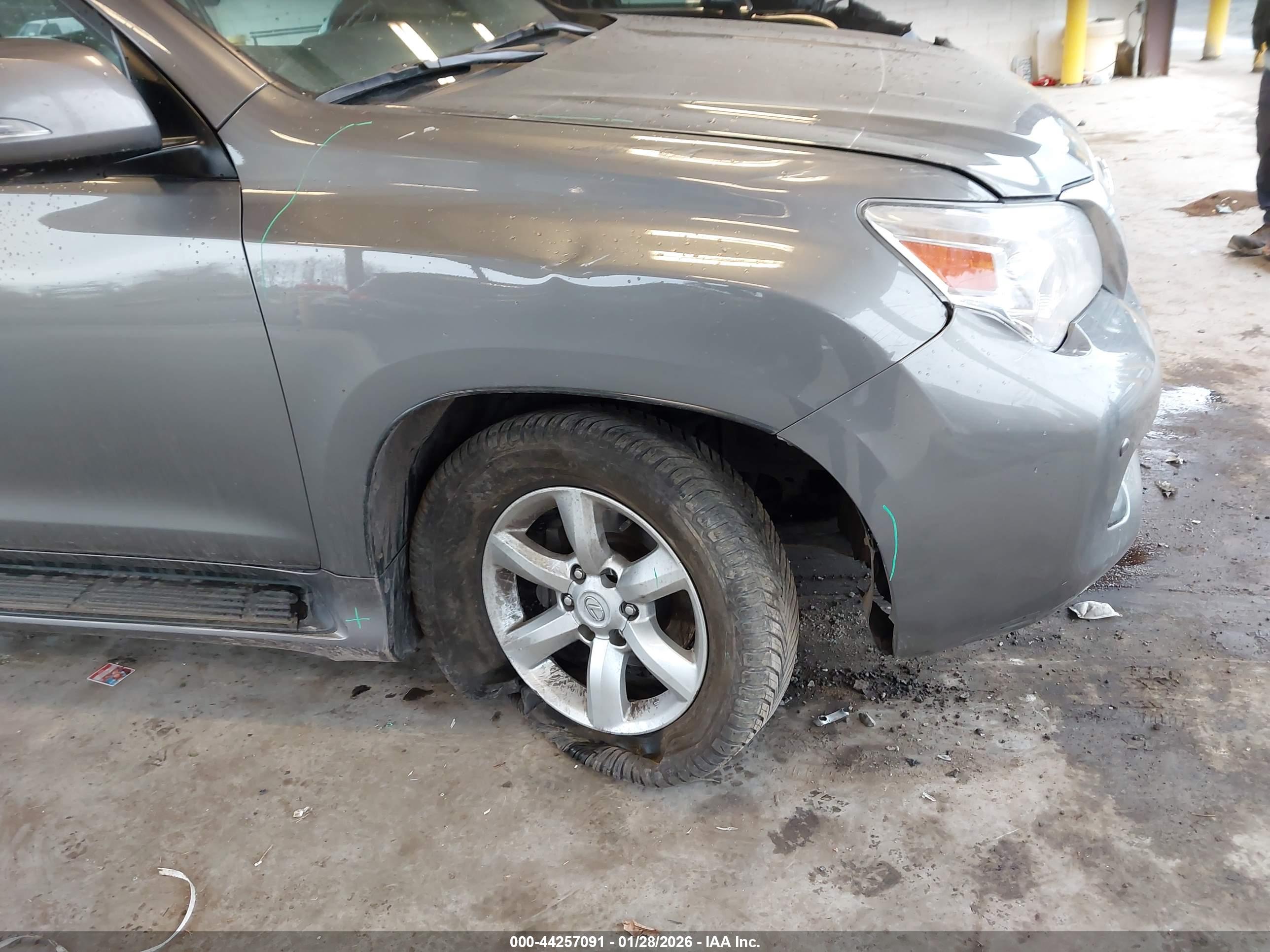 LEXUS GX image 6