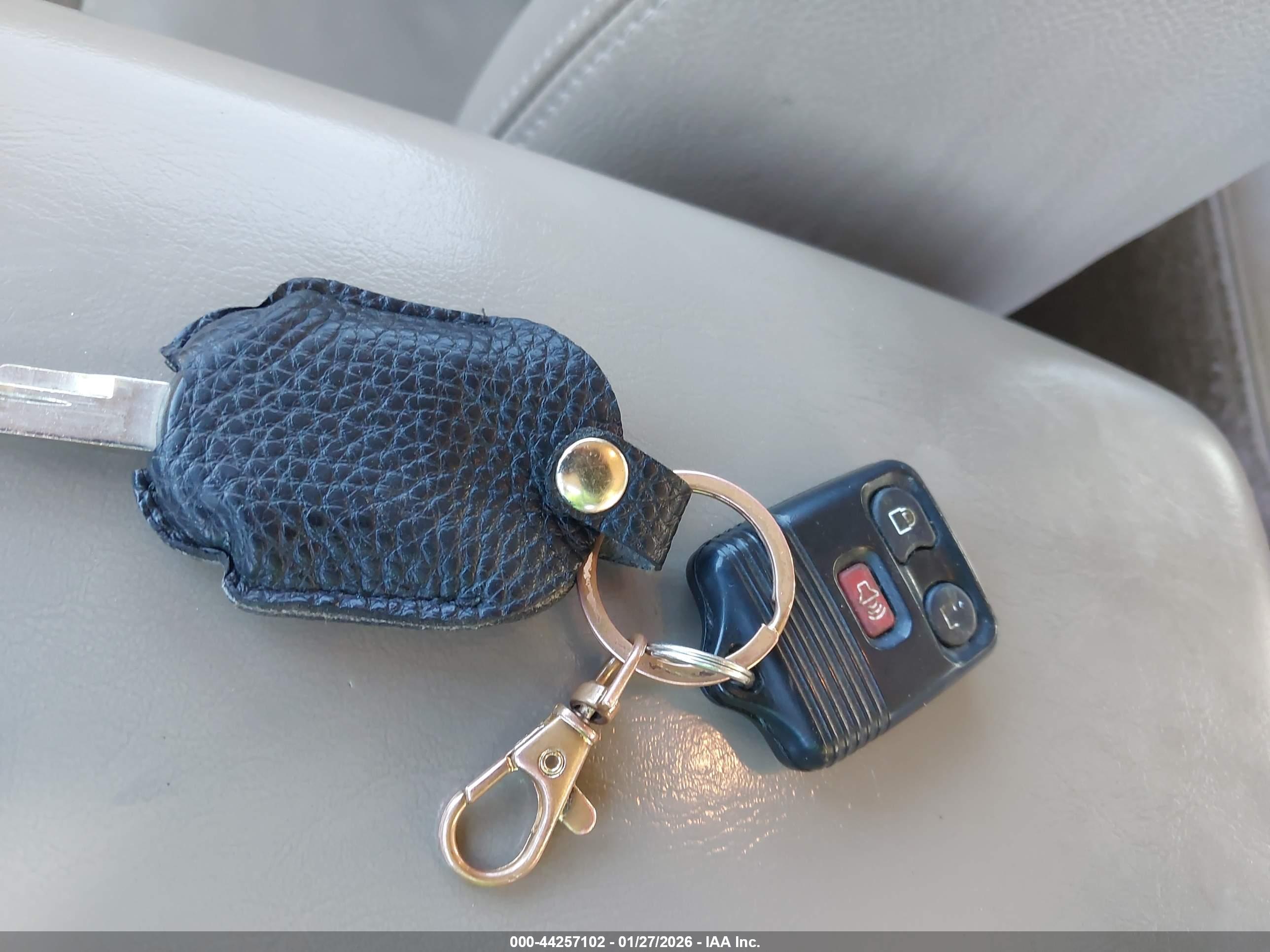 FORD ESCAPE image 11
