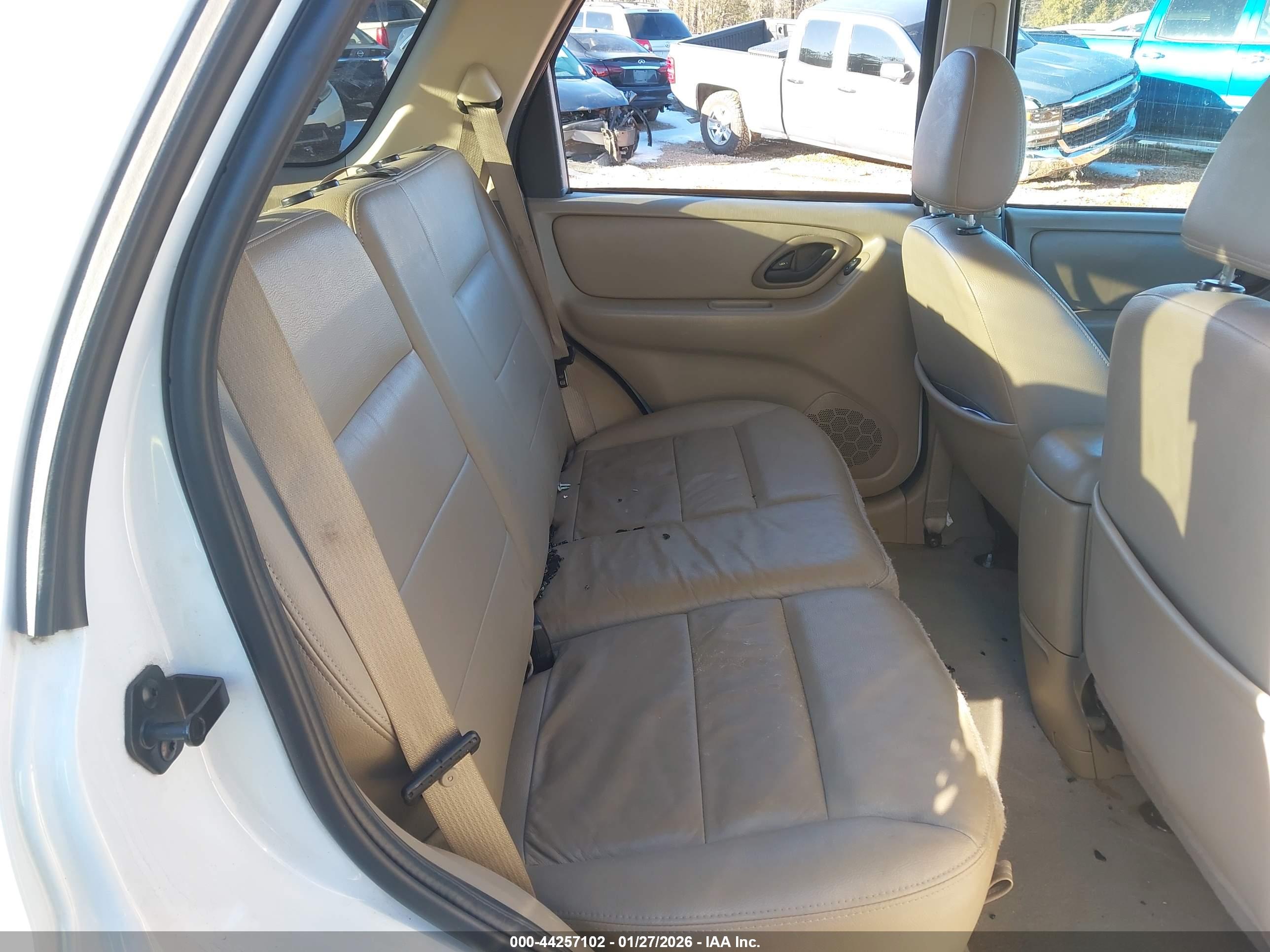 FORD ESCAPE image 8