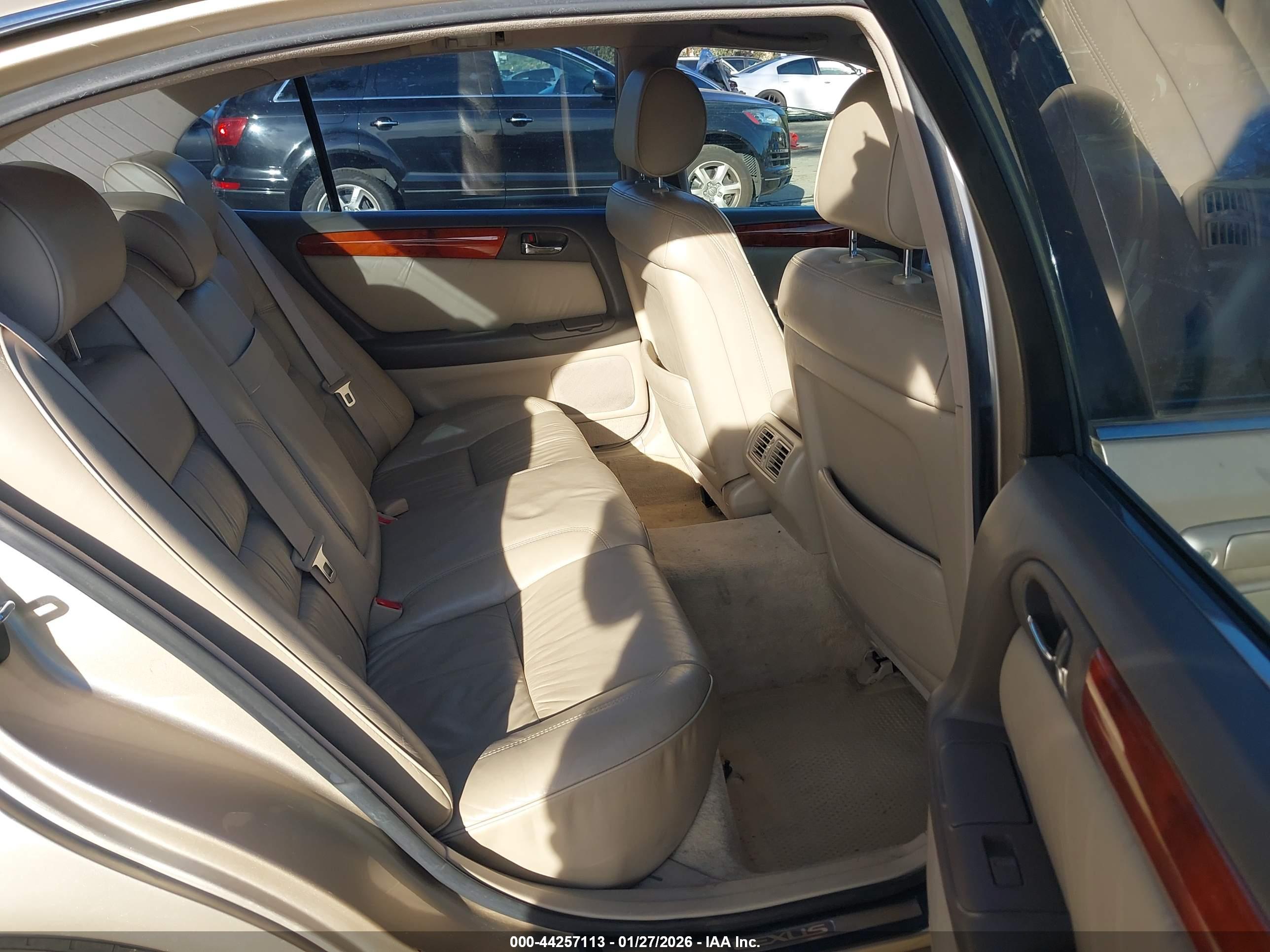 LEXUS GS image 8