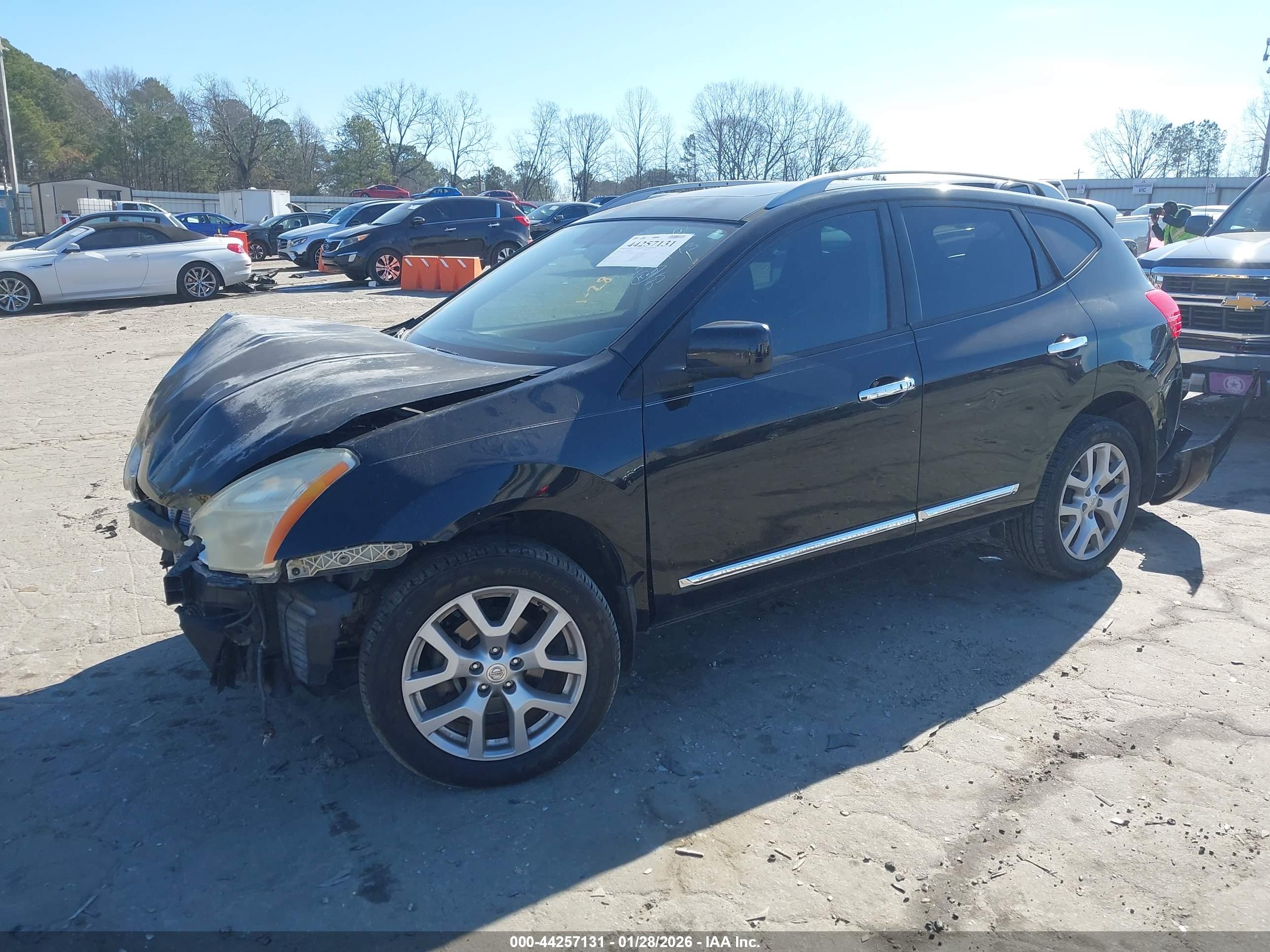 NISSAN ROGUE image 2