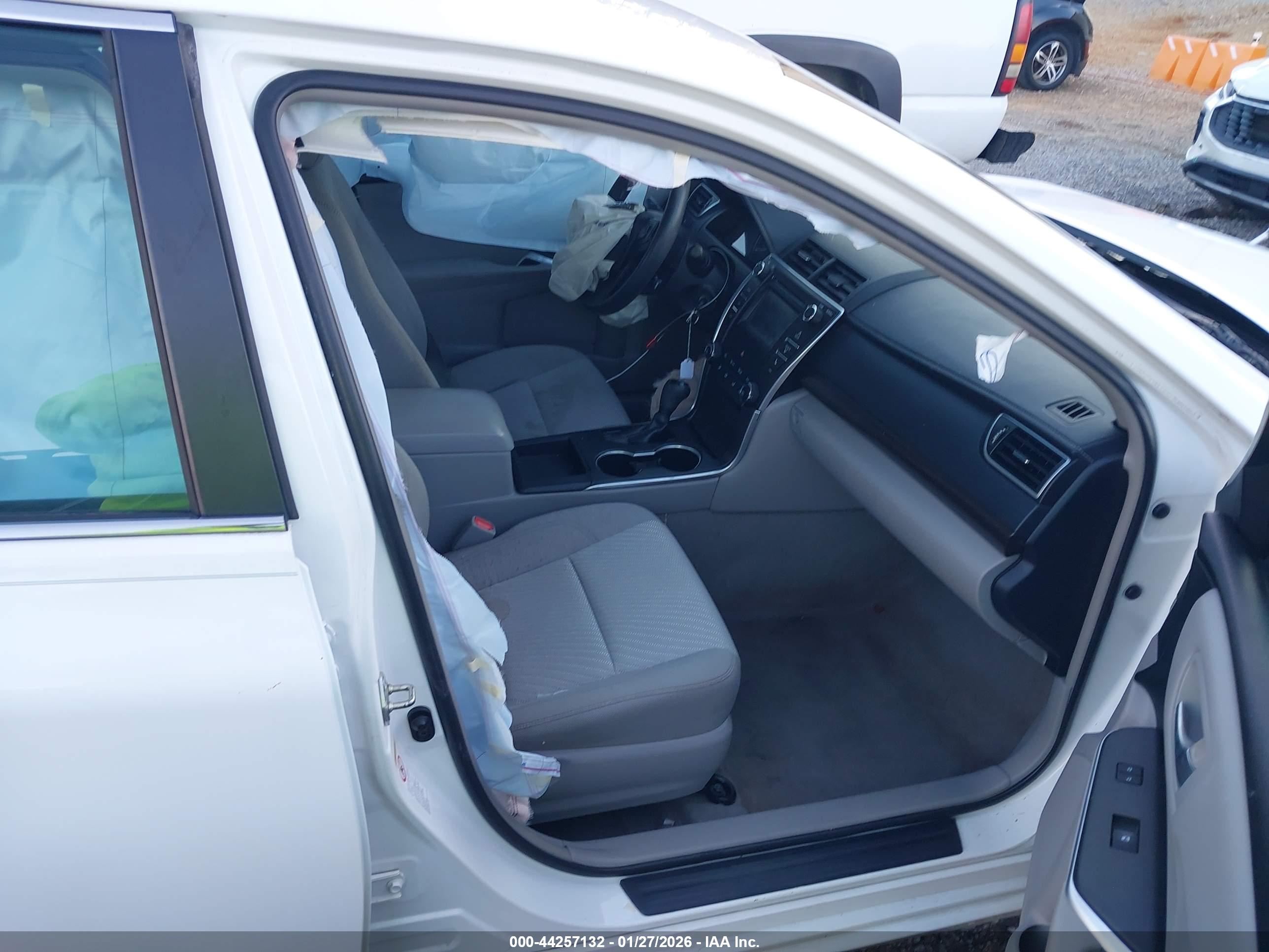 TOYOTA CAMRY image 5