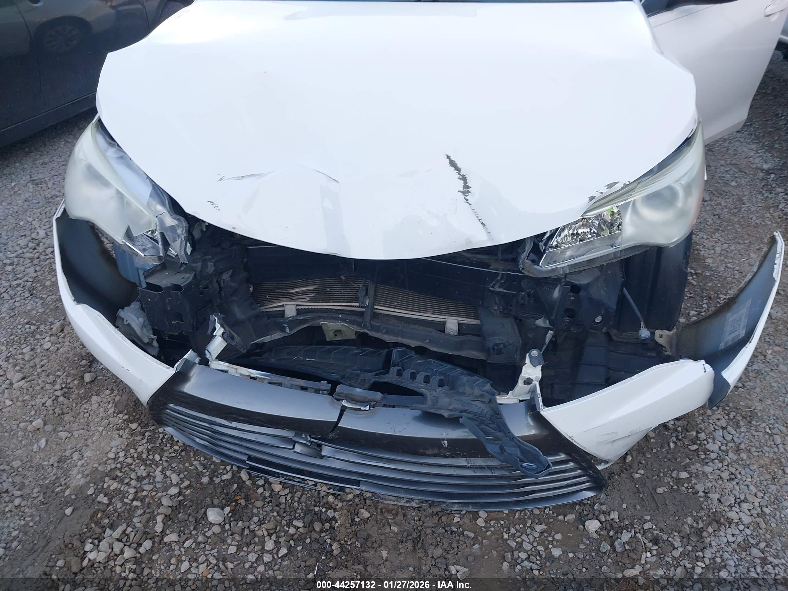 TOYOTA CAMRY image 6