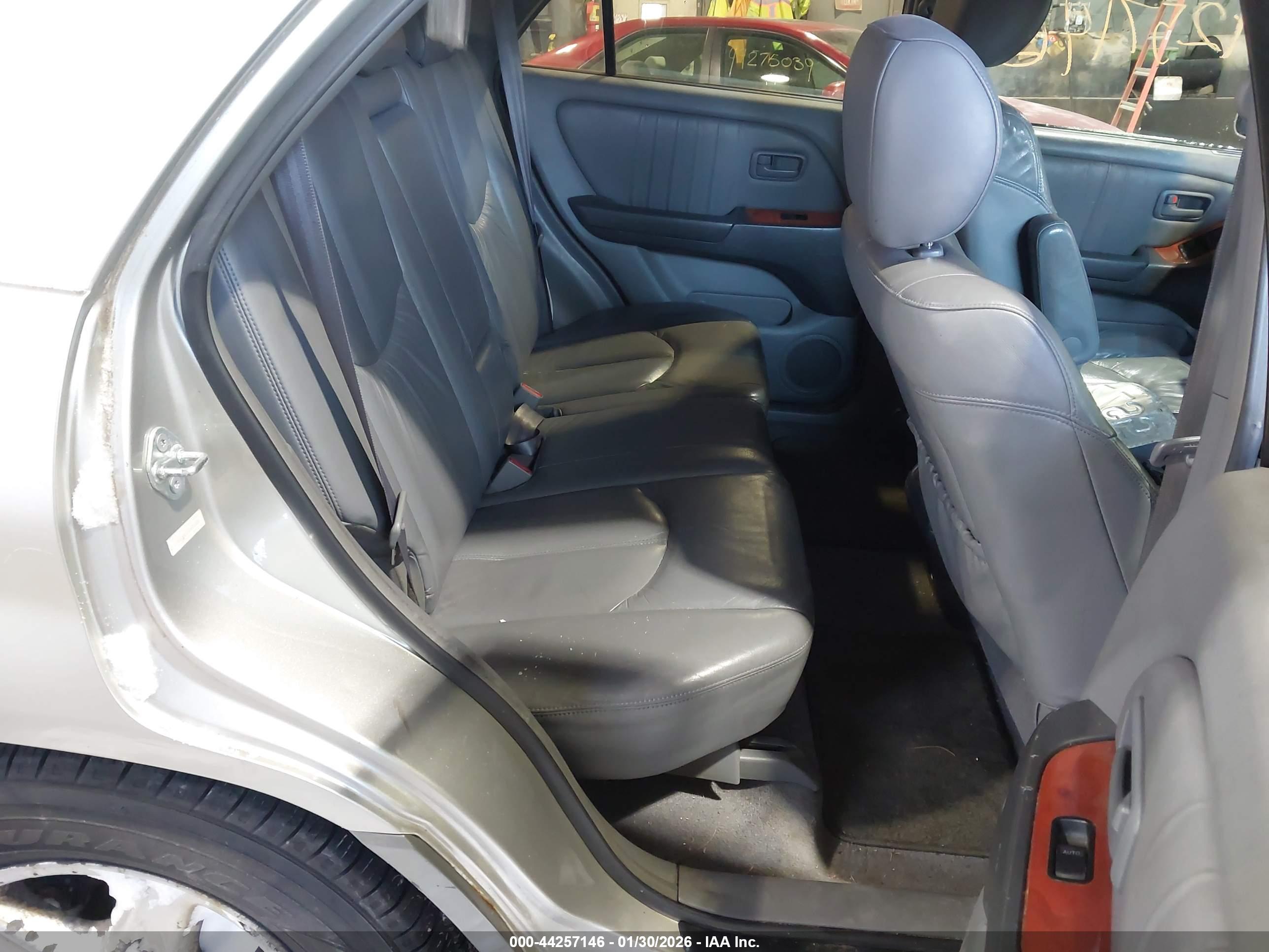 LEXUS RX image 8
