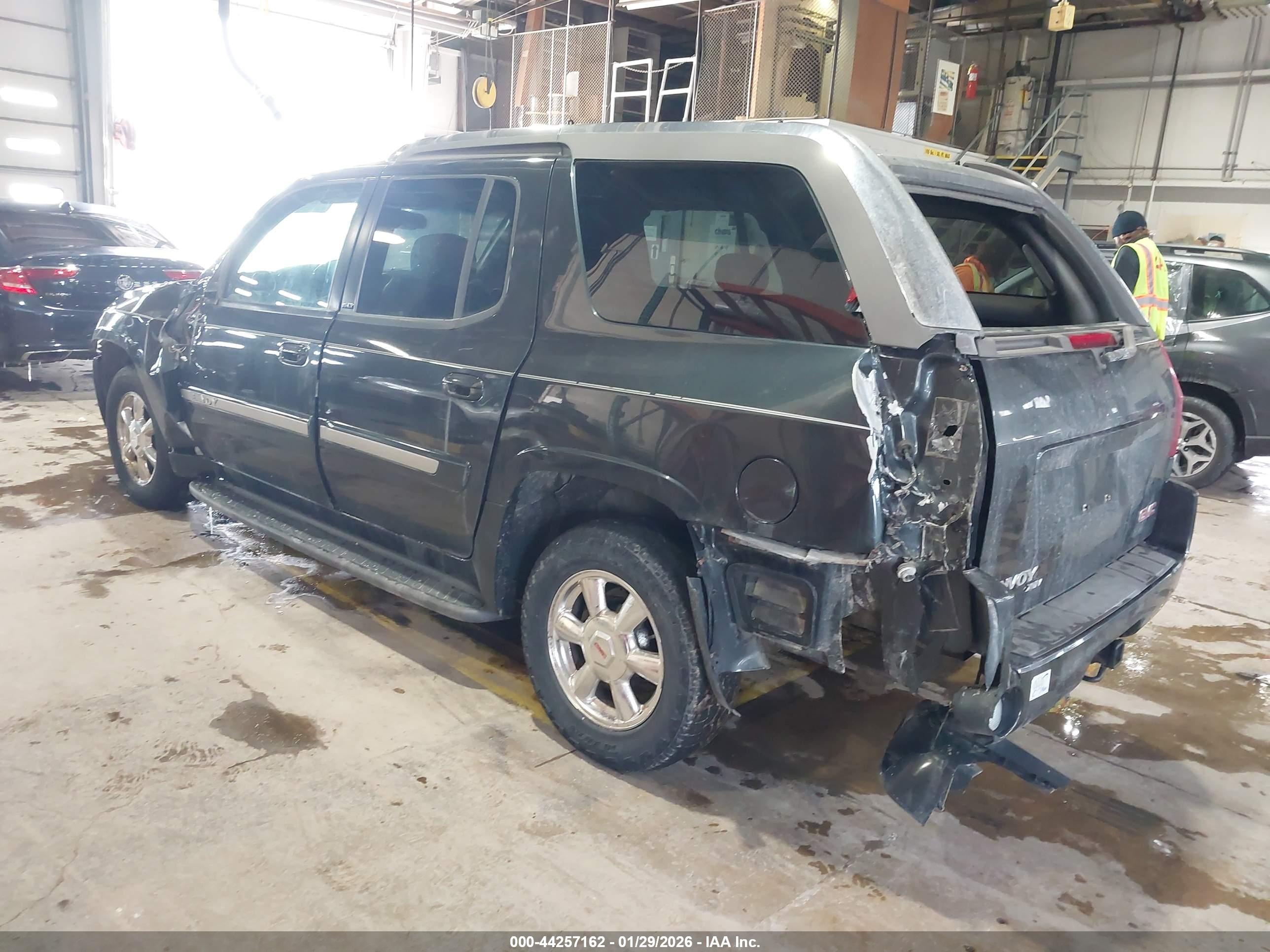 GMC ENVOY image 3