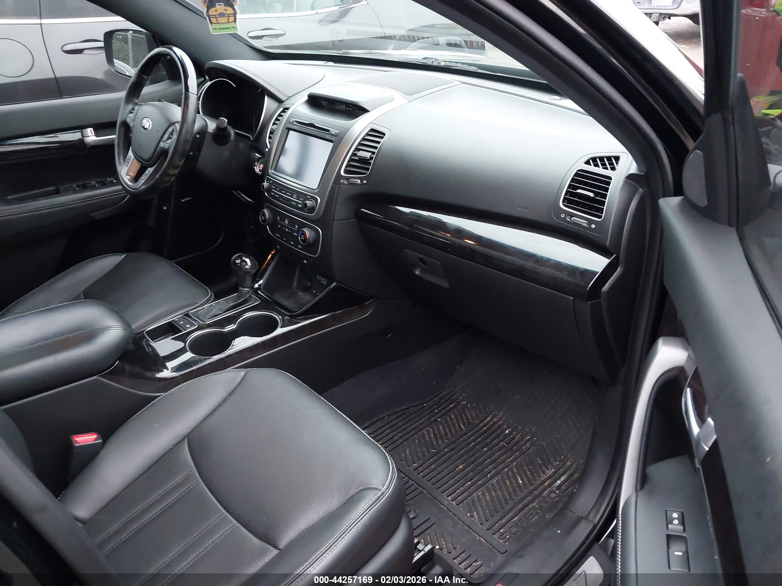 KIA SORENTO image 5