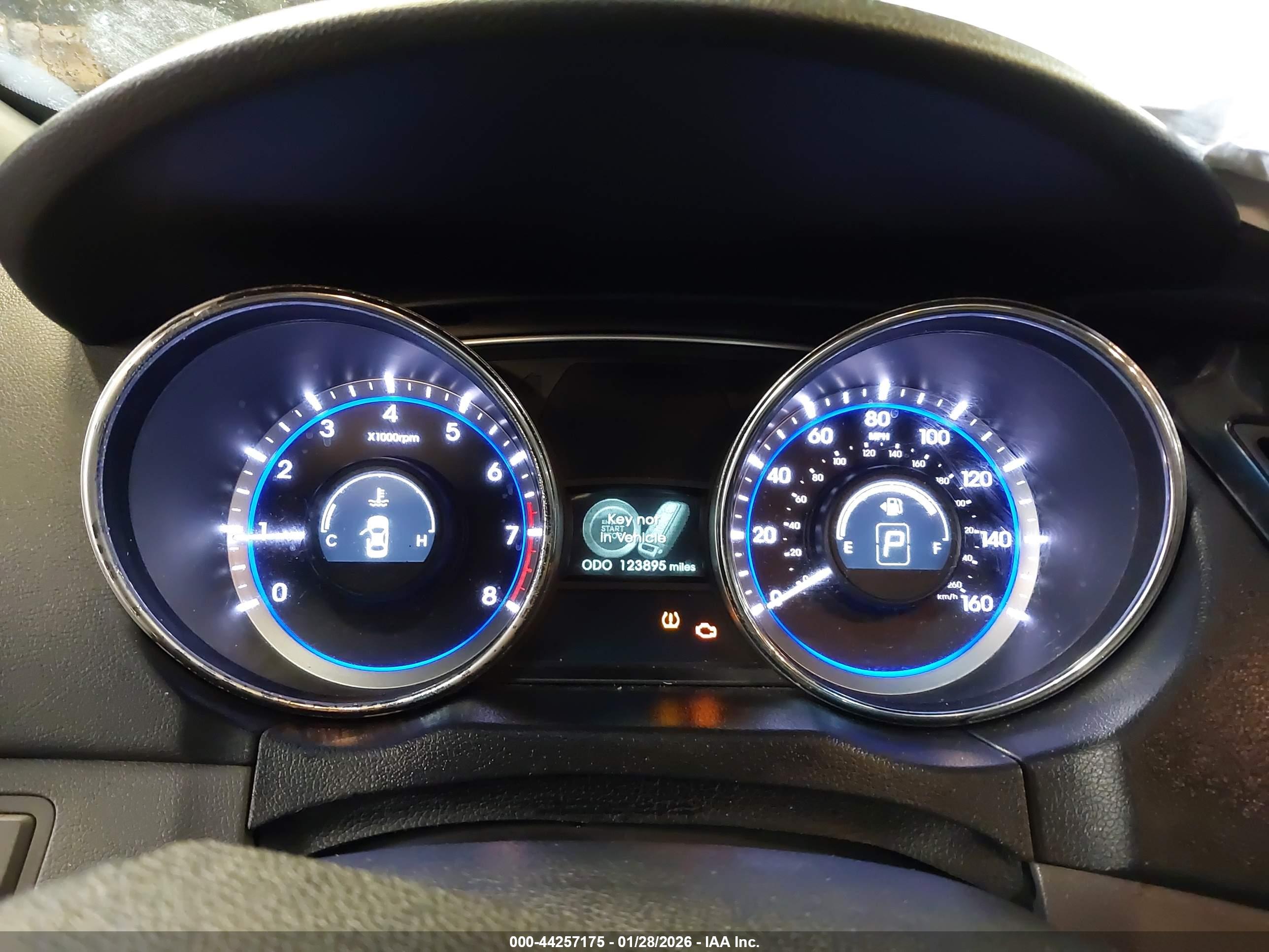 HYUNDAI SONATA image 7