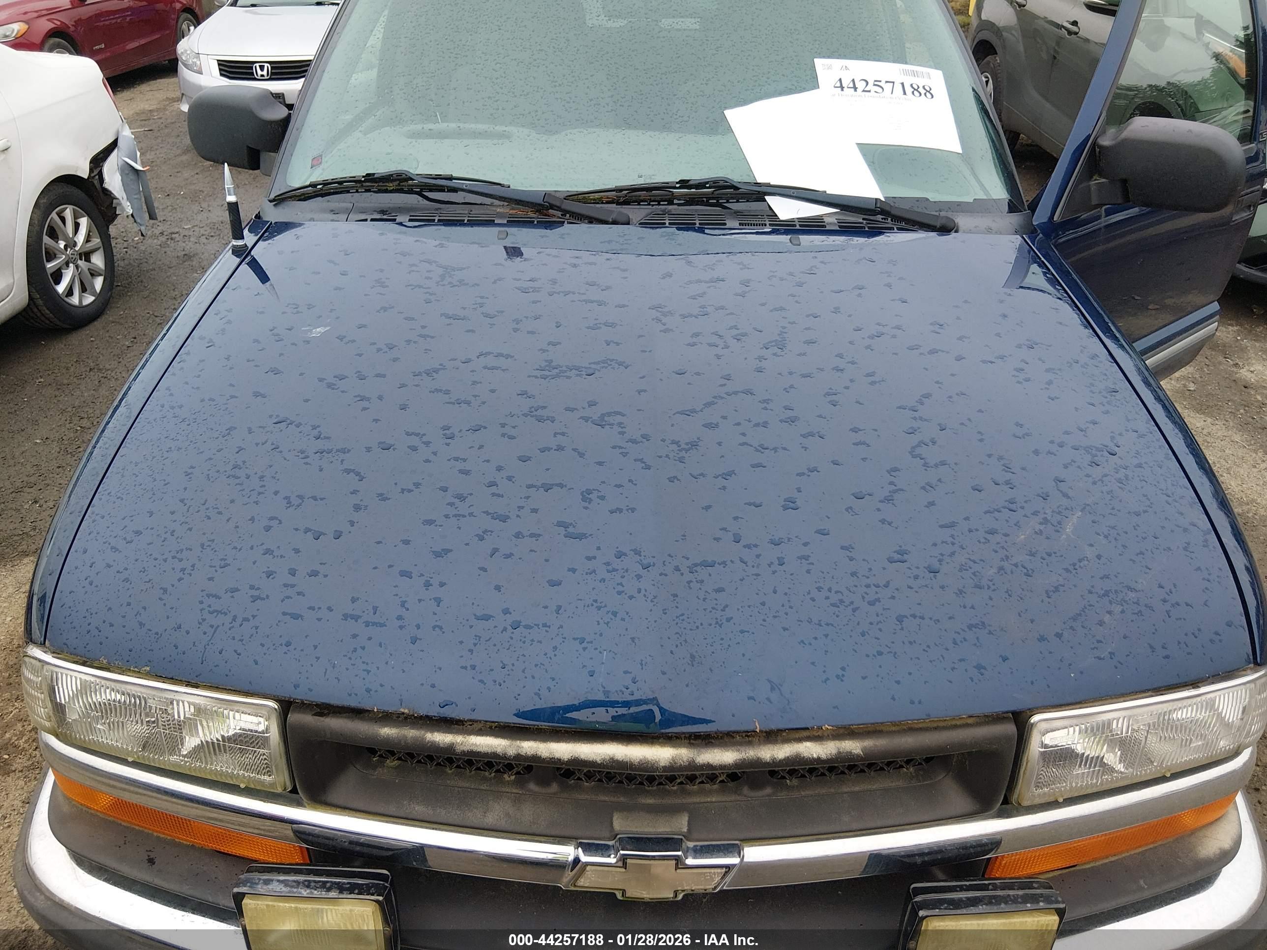 CHEVROLET BLAZER image 10