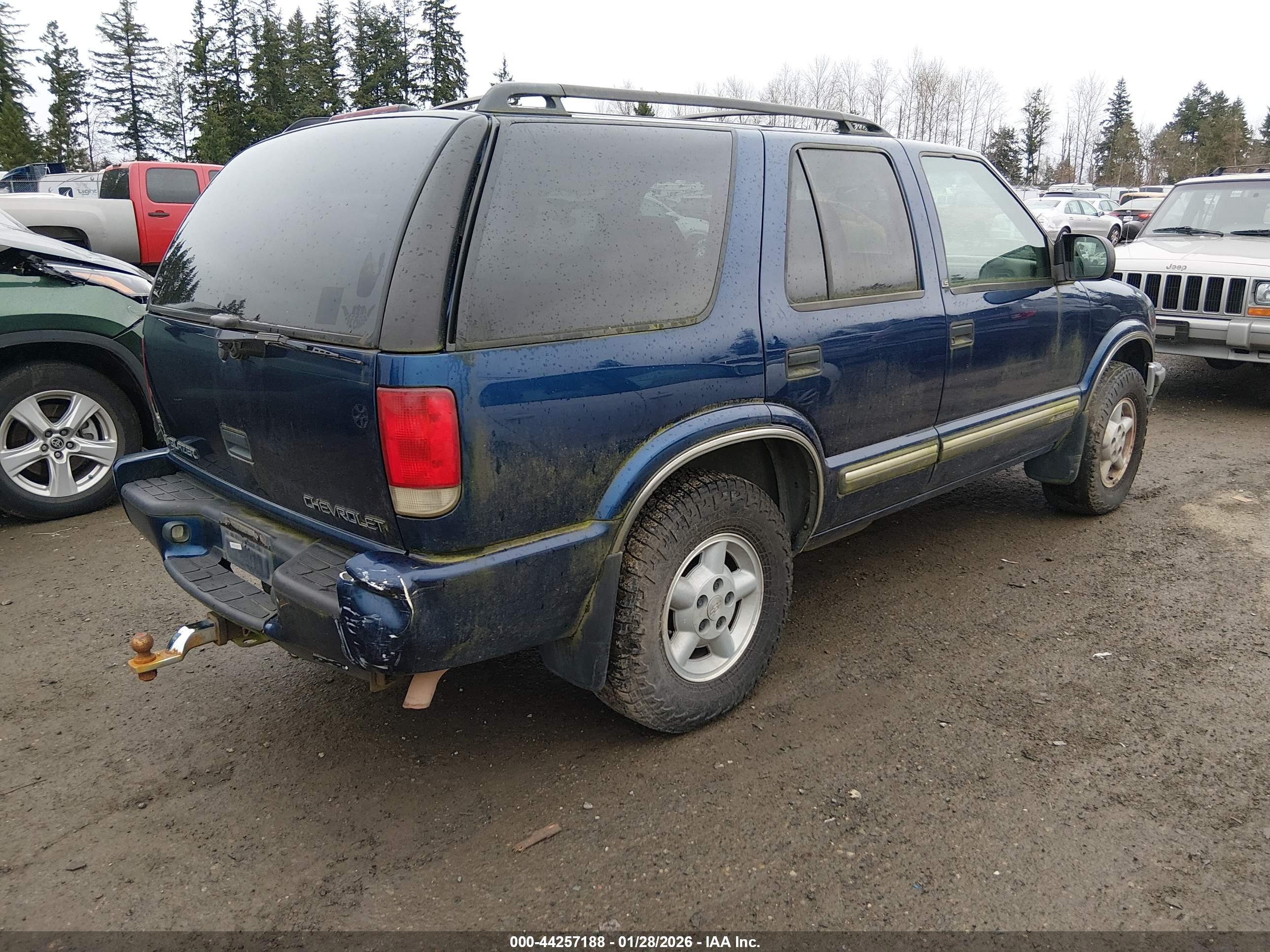 CHEVROLET BLAZER image 4