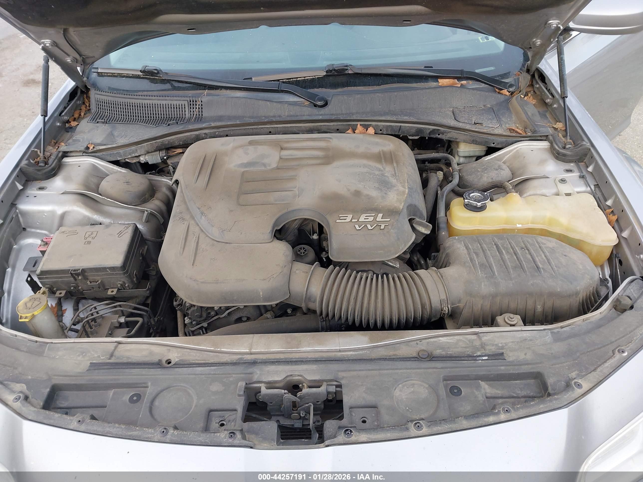 CHRYSLER 300 image 10