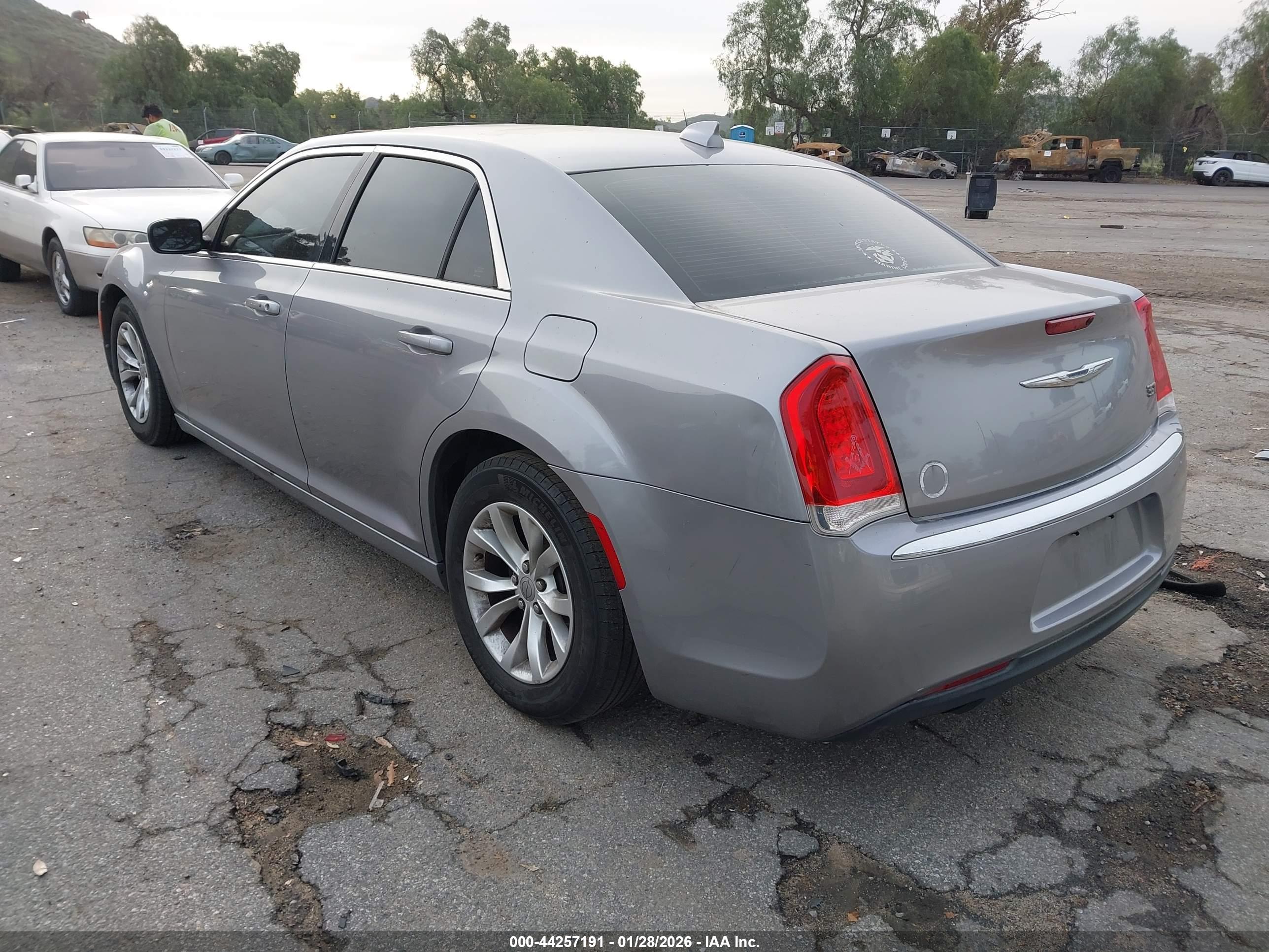 CHRYSLER 300 image 3