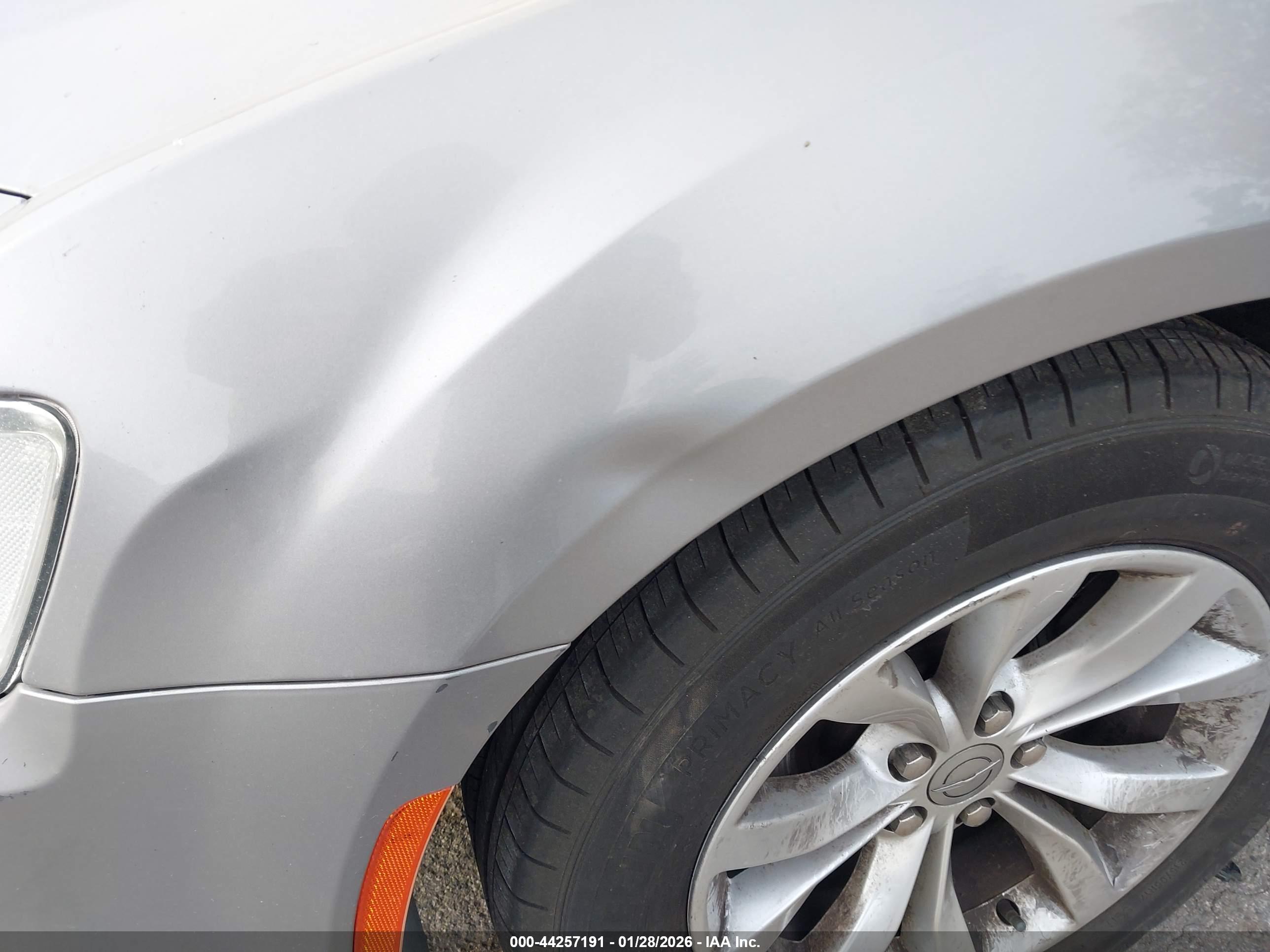 CHRYSLER 300 image 6