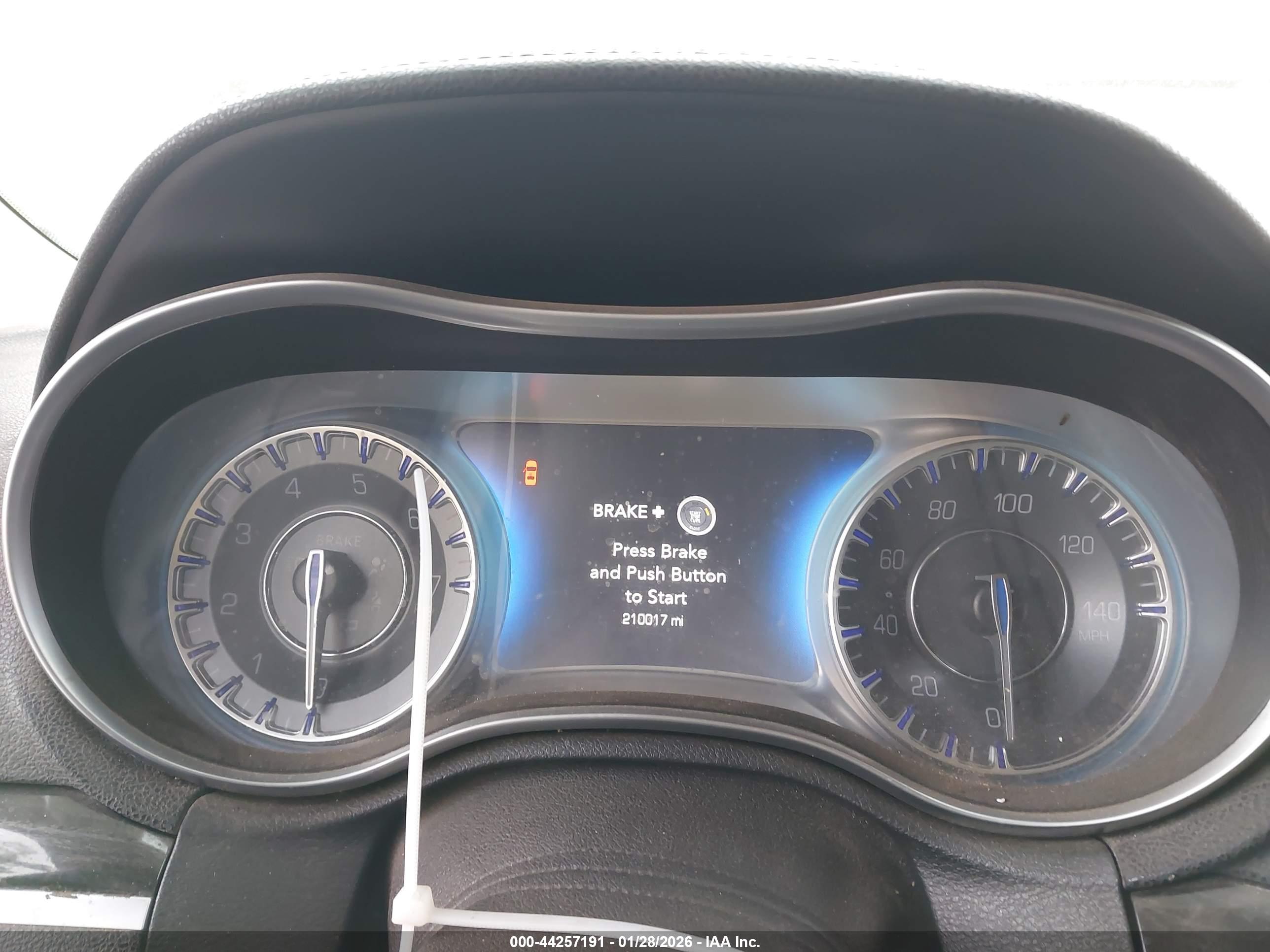 CHRYSLER 300 image 7