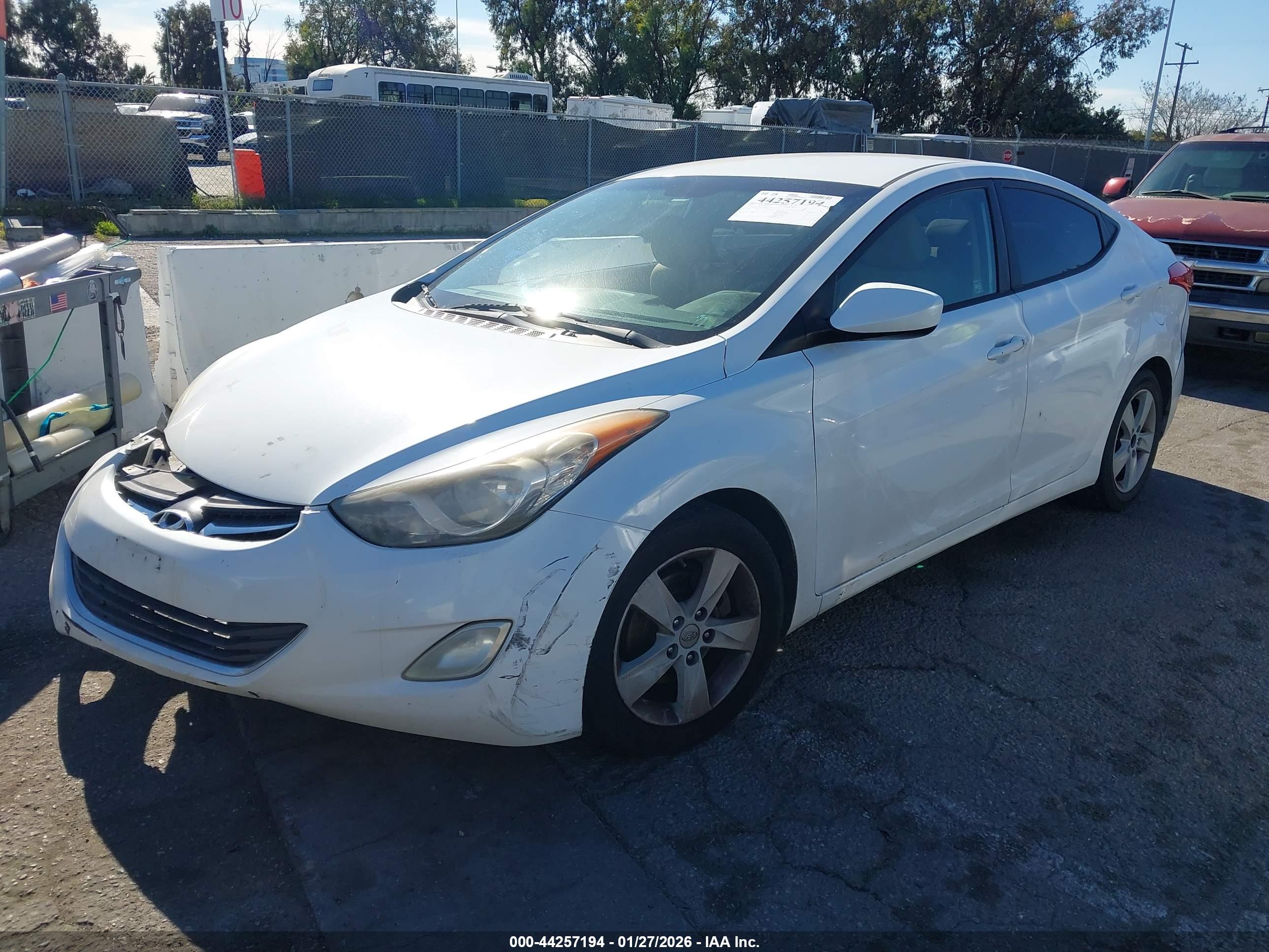 HYUNDAI ELANTRA image 2