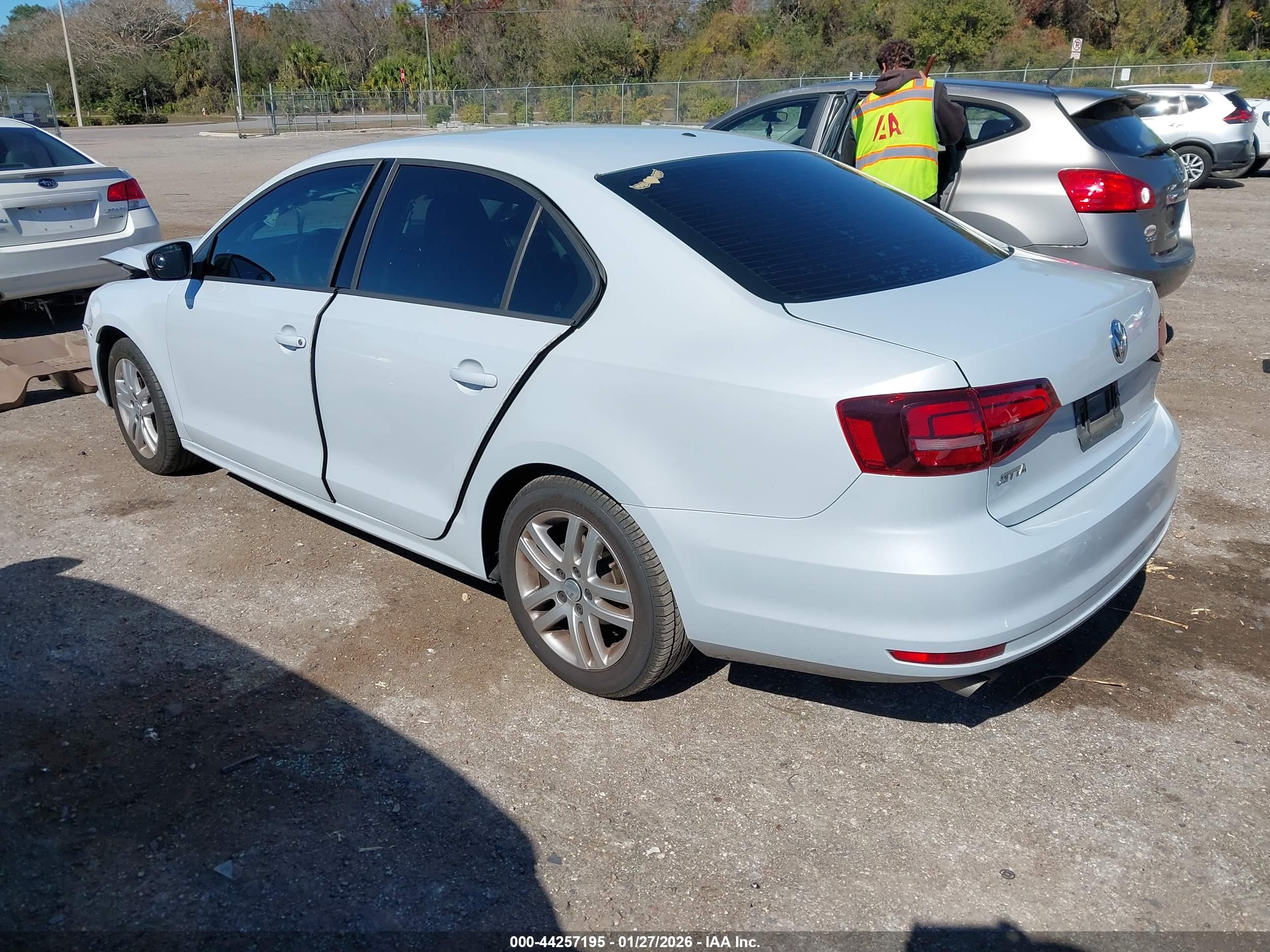 VOLKSWAGEN JETTA image 3