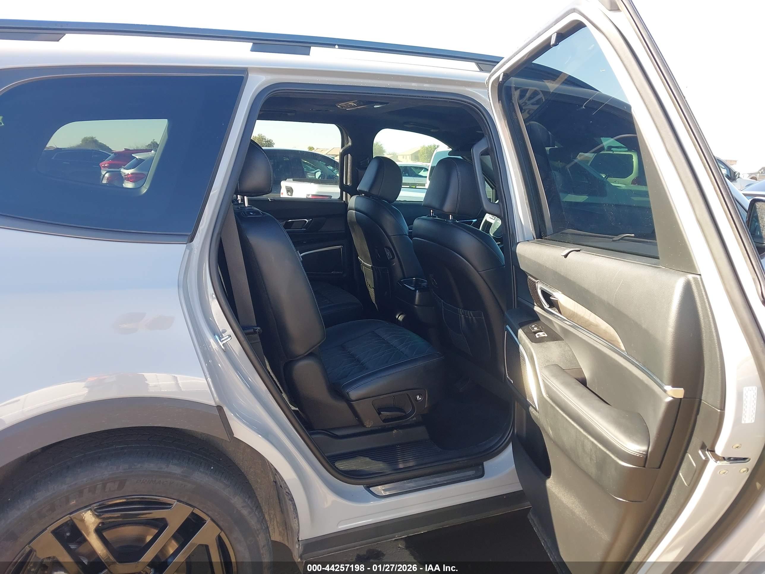 KIA TELLURIDE image 8