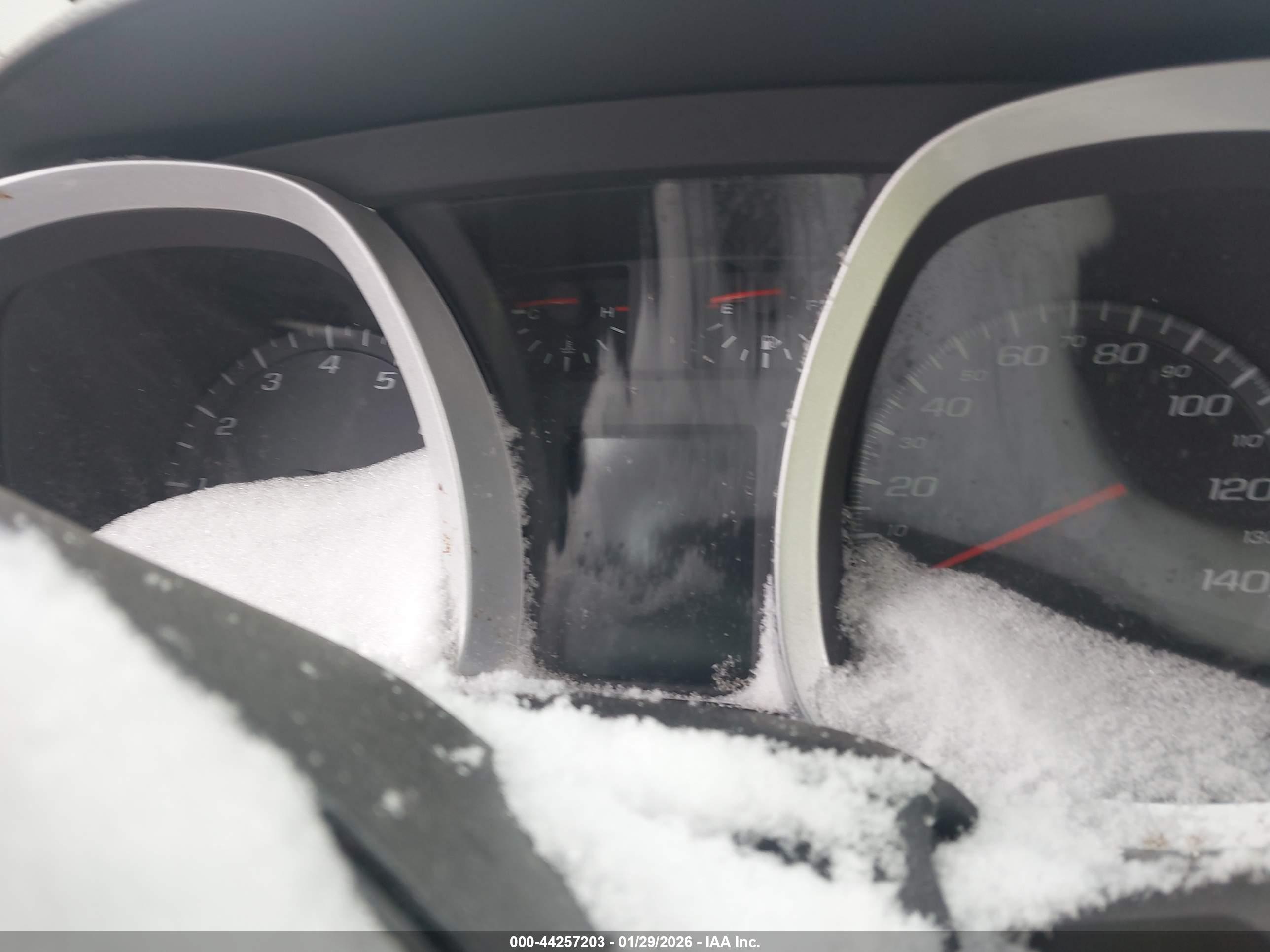 CHEVROLET EQUINOX image 7