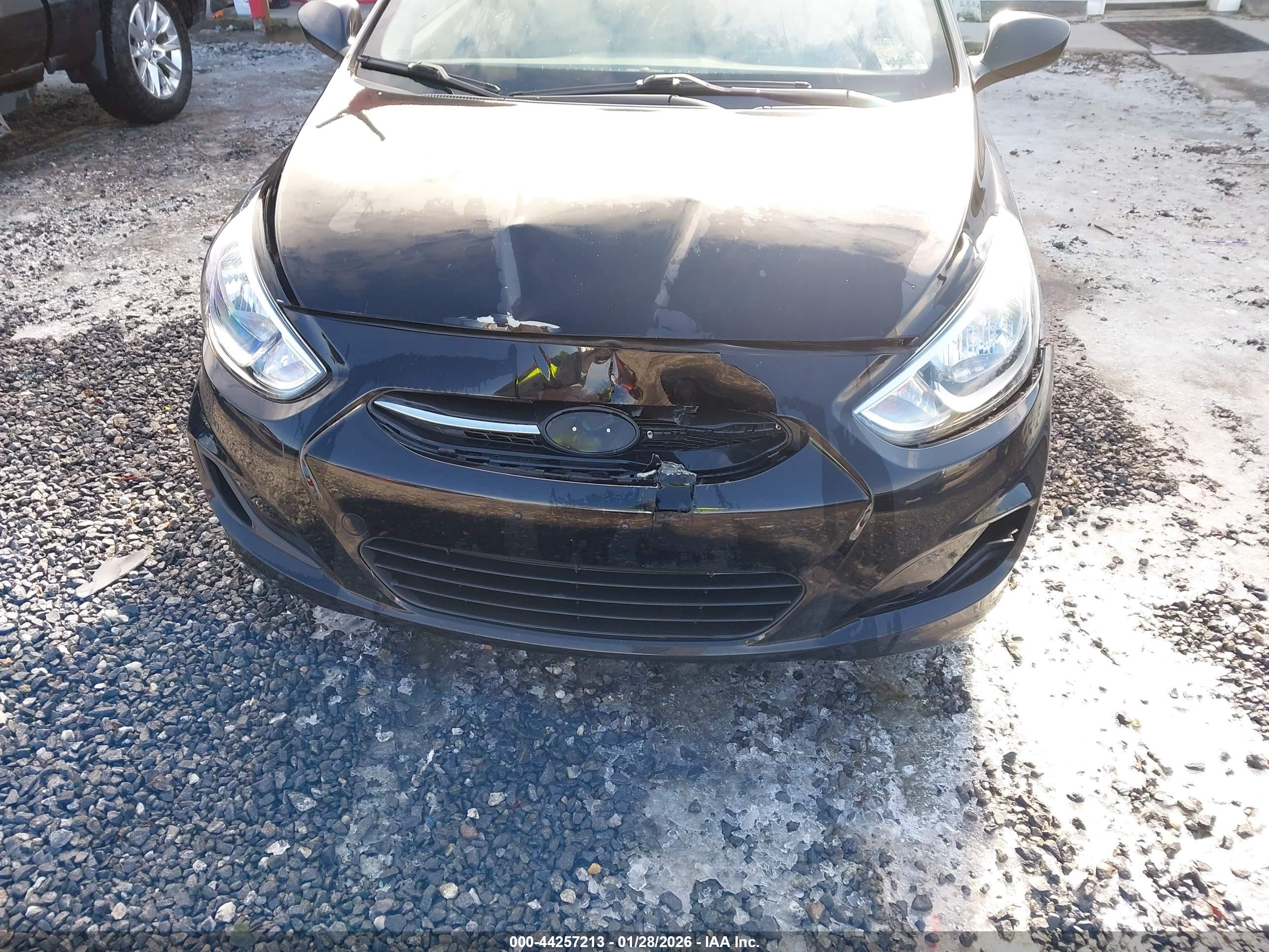 HYUNDAI ACCENT image 6