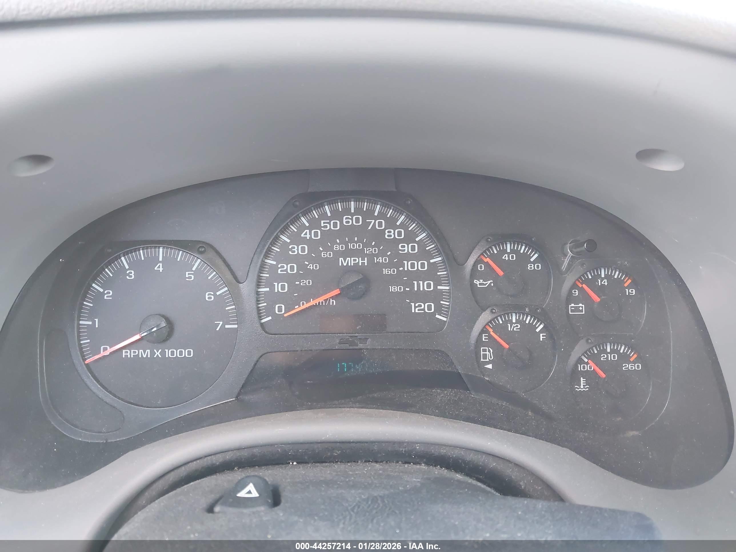 CHEVROLET TRAILBLAZER image 7