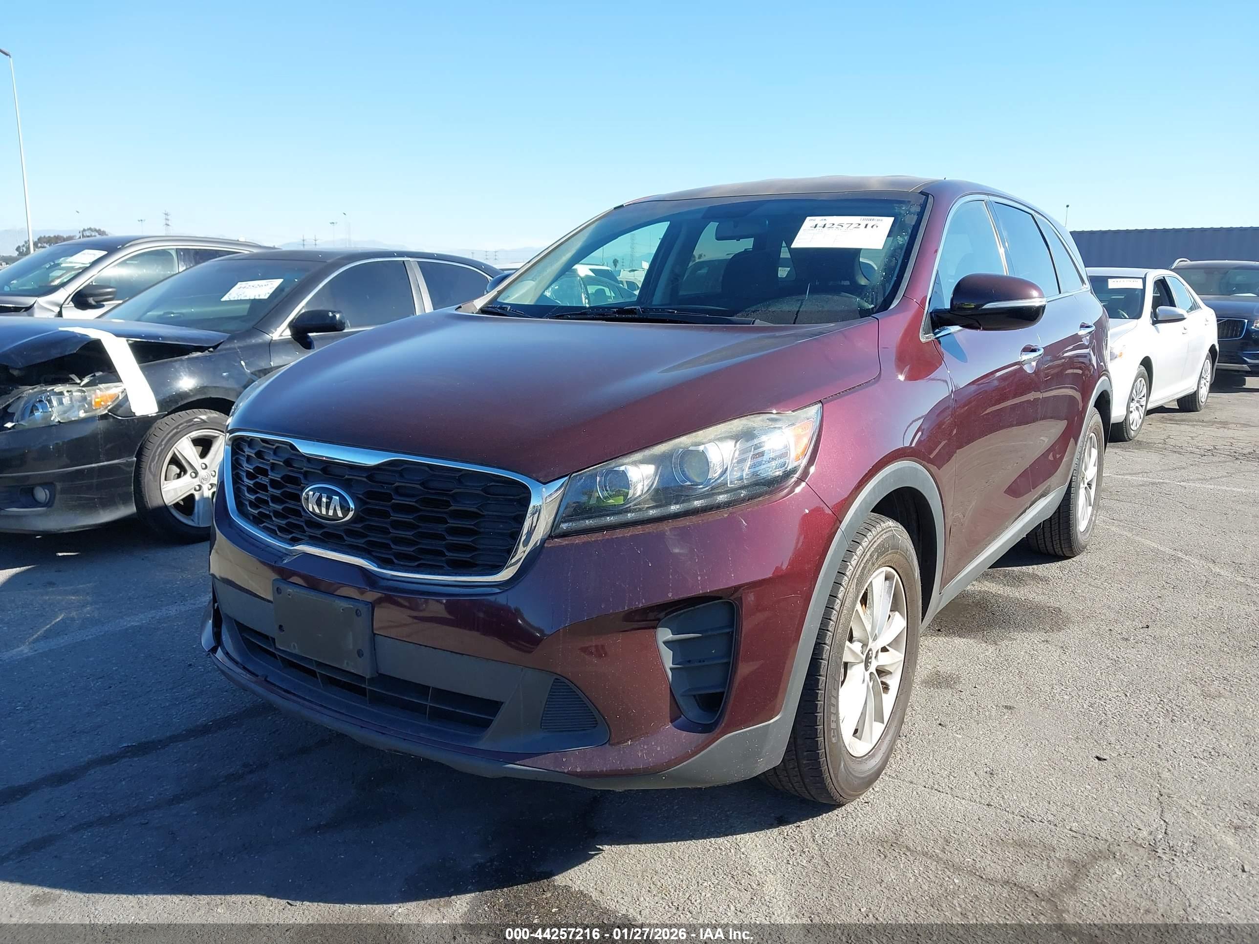 KIA SORENTO image 2