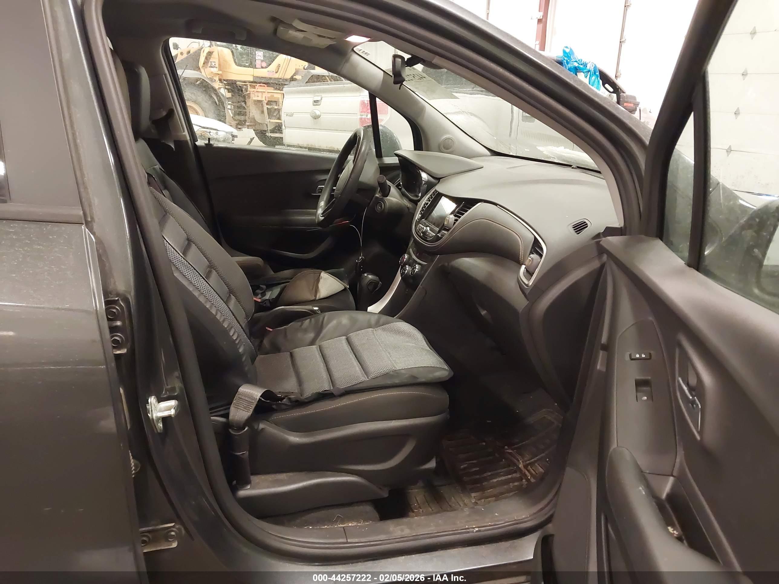 CHEVROLET TRAX image 5