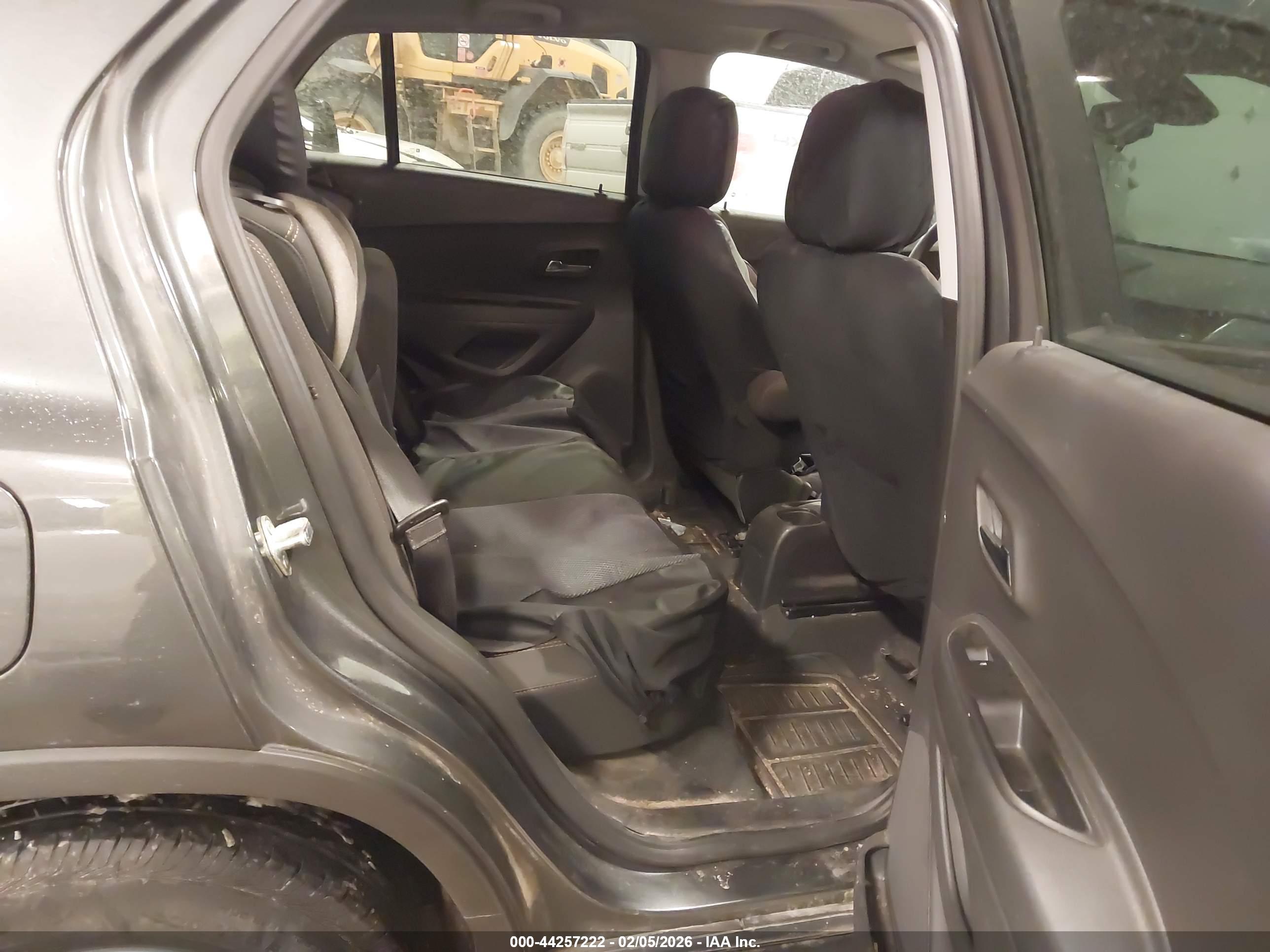 CHEVROLET TRAX image 8