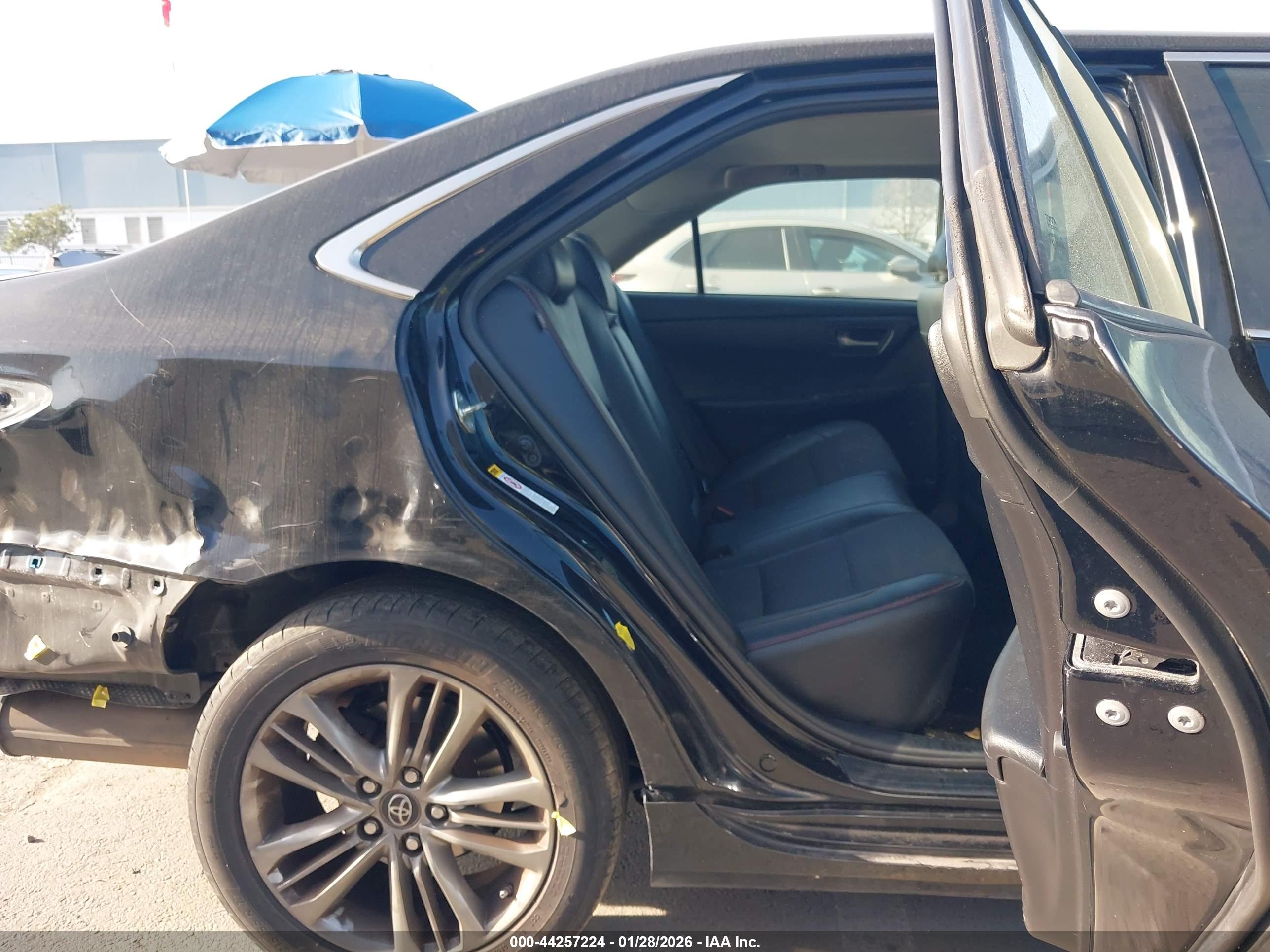 TOYOTA CAMRY image 8