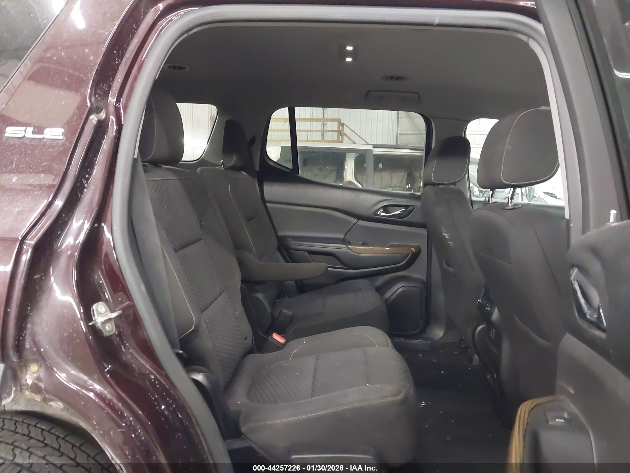 GMC ACADIA image 8