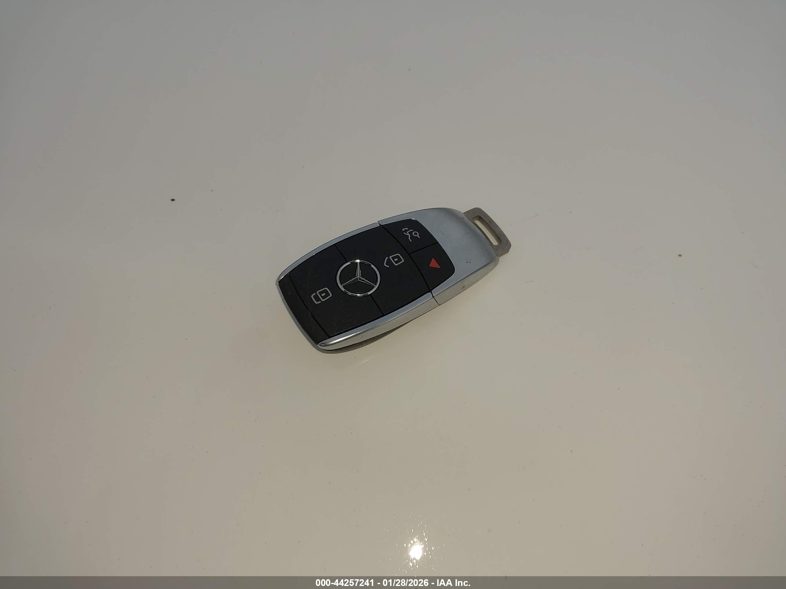 MERCEDES-BENZ EQB image 11