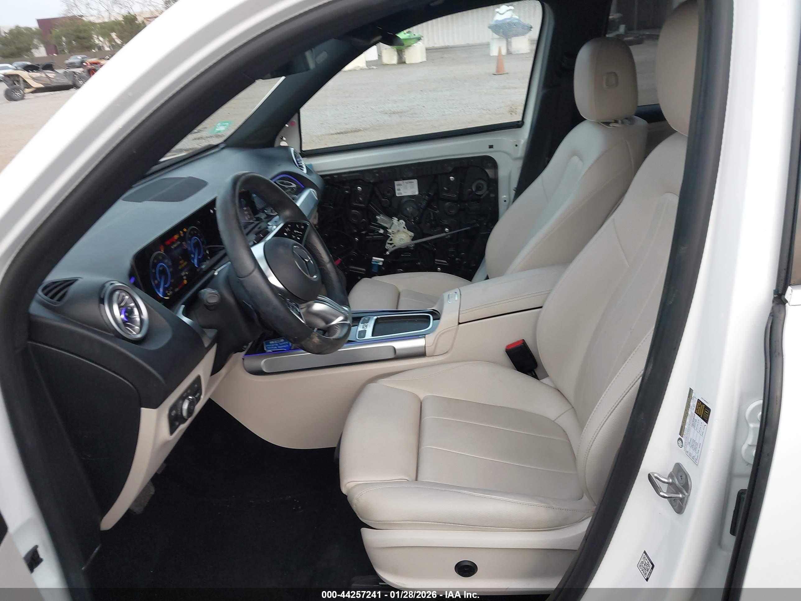 MERCEDES-BENZ EQB image 5