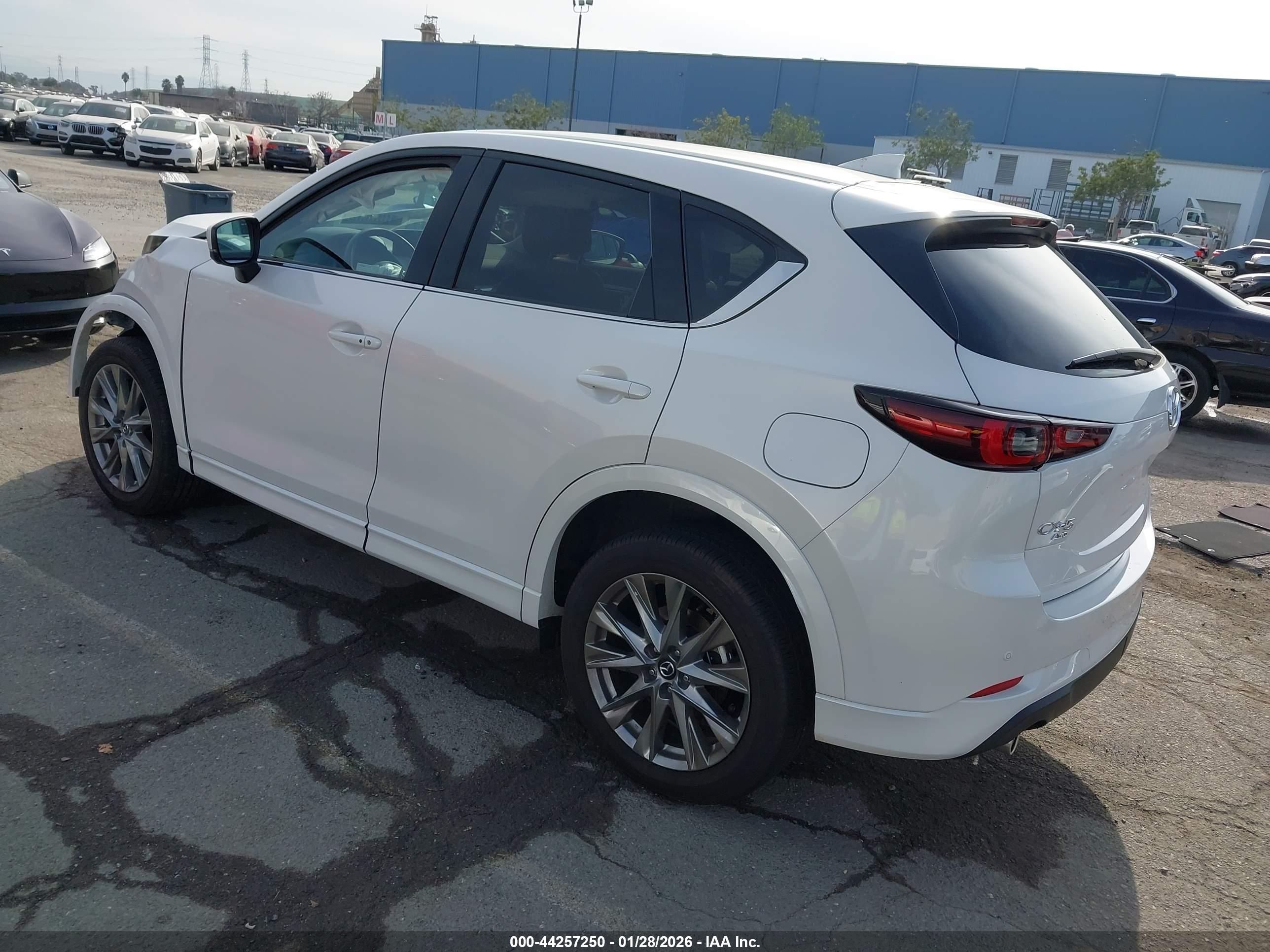 MAZDA CX-5 image 3