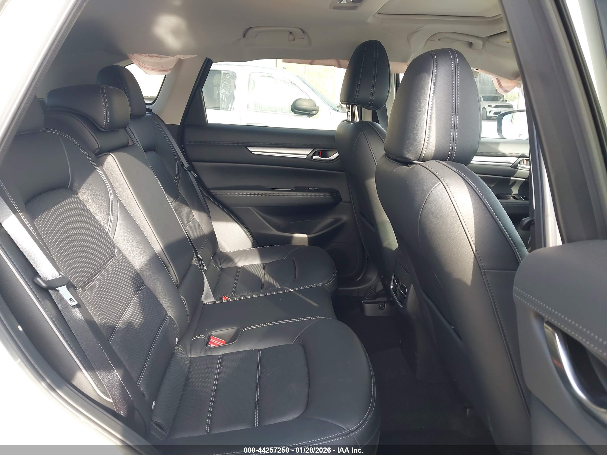 MAZDA CX-5 image 8