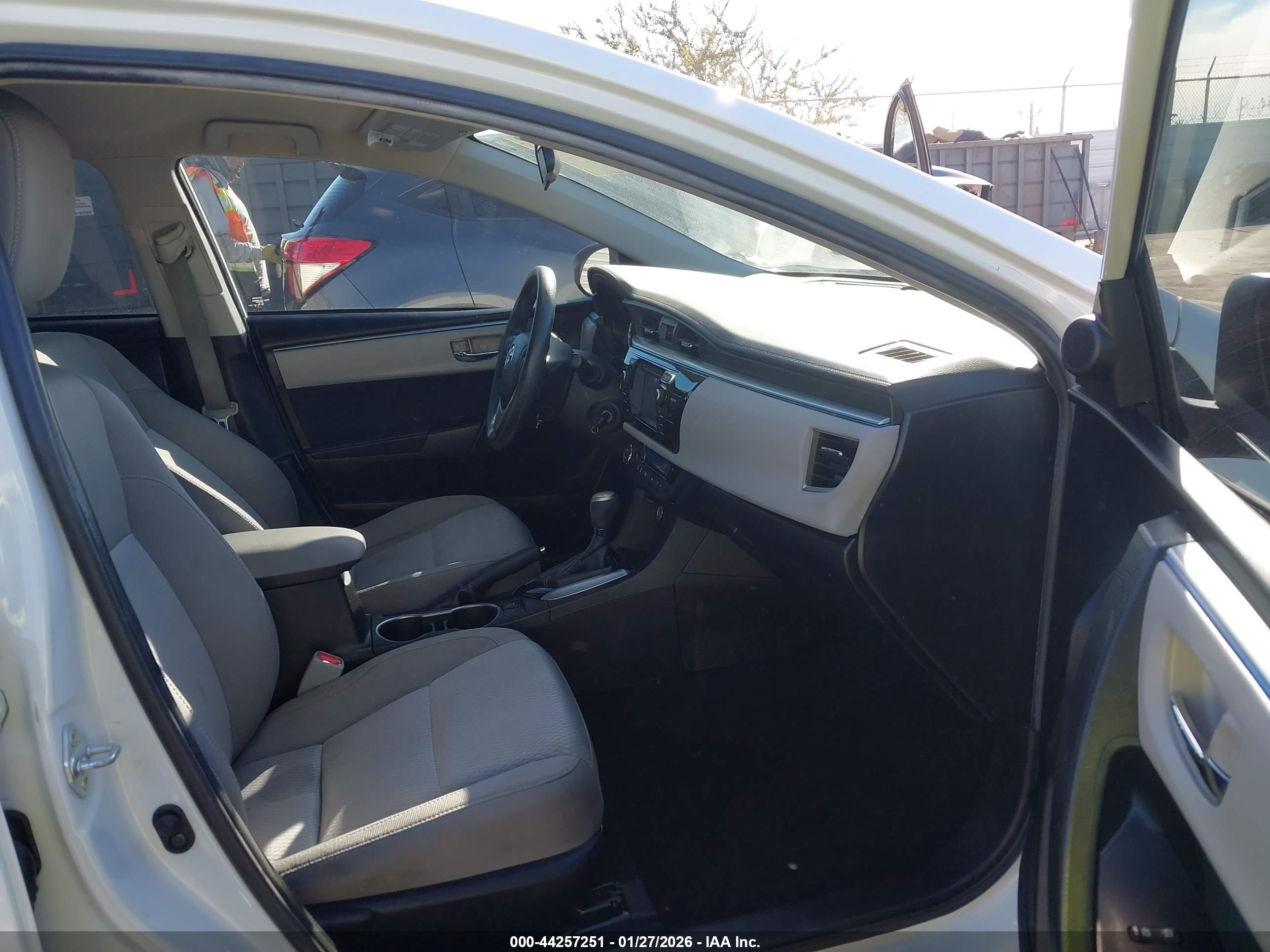 TOYOTA COROLLA image 5