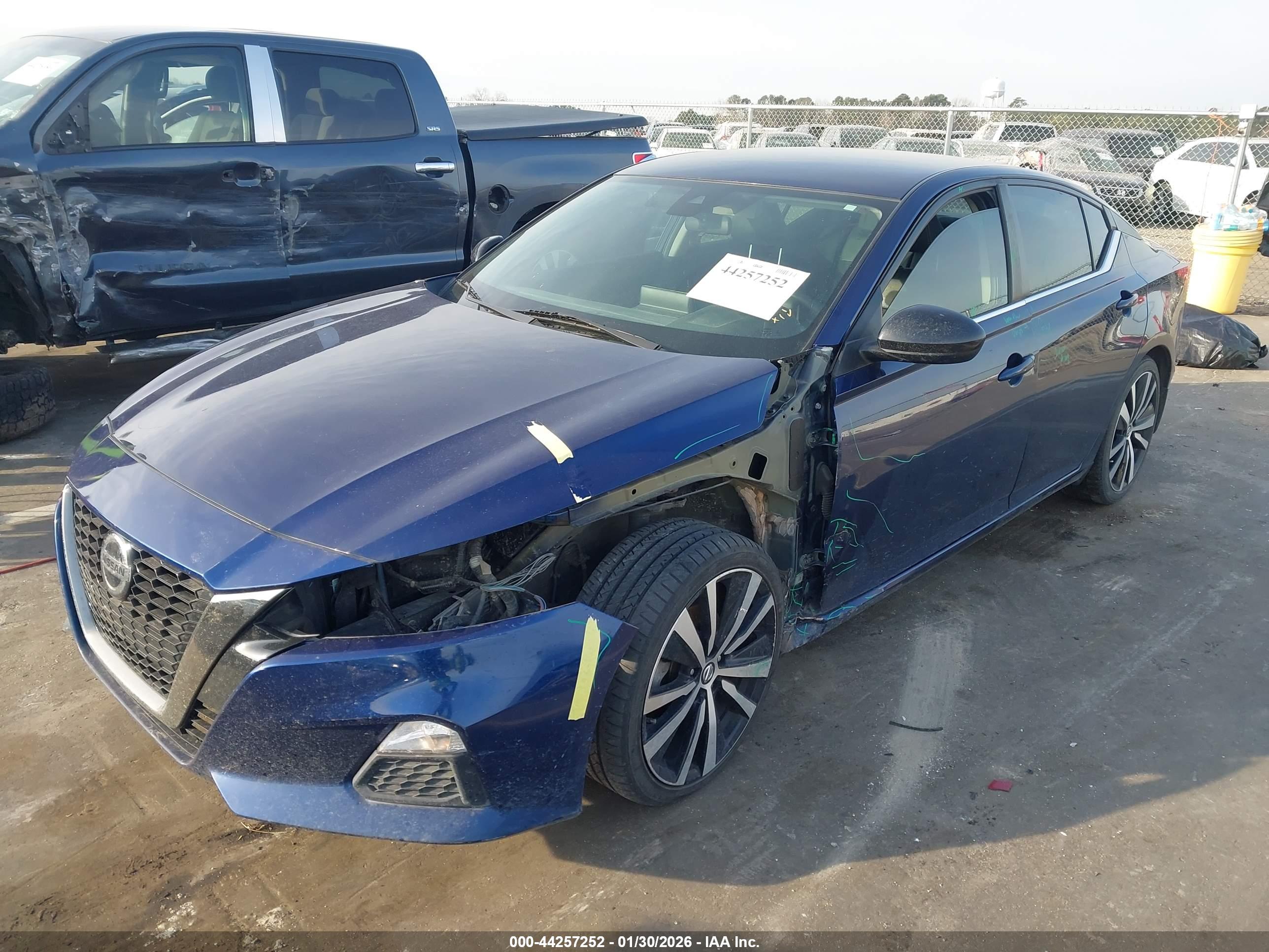 NISSAN ALTIMA image 2