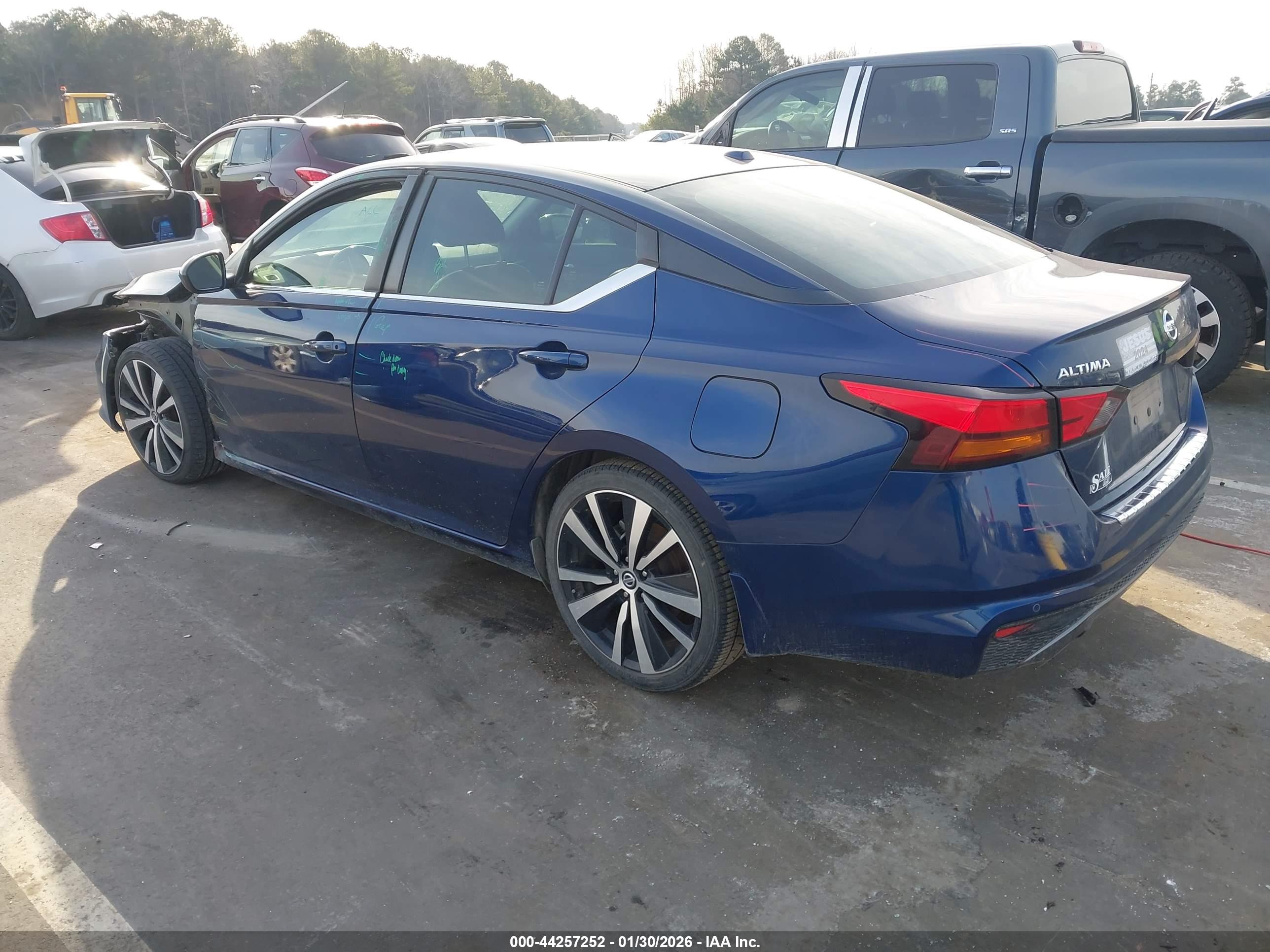 NISSAN ALTIMA image 3