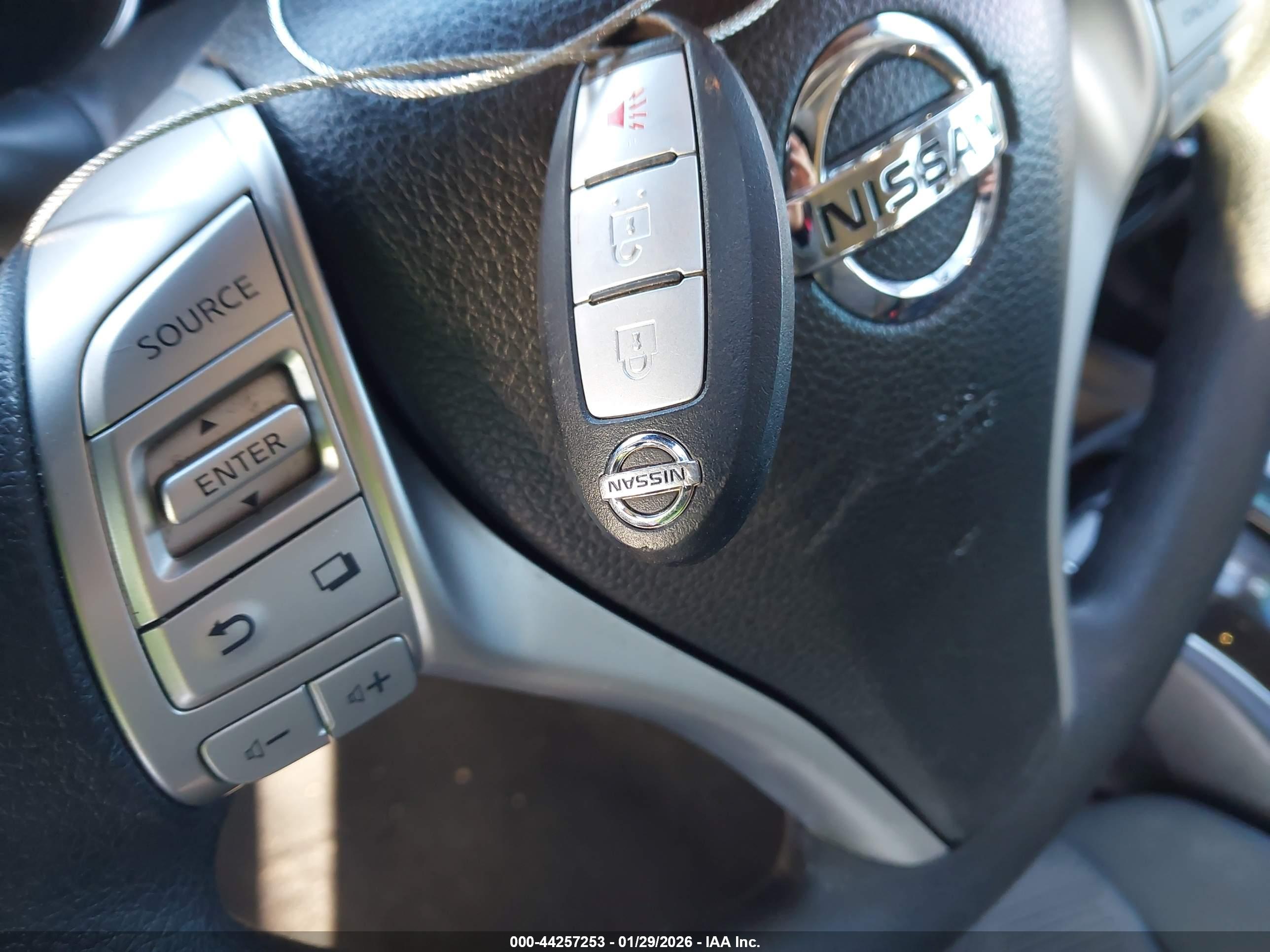 NISSAN ROGUE image 11
