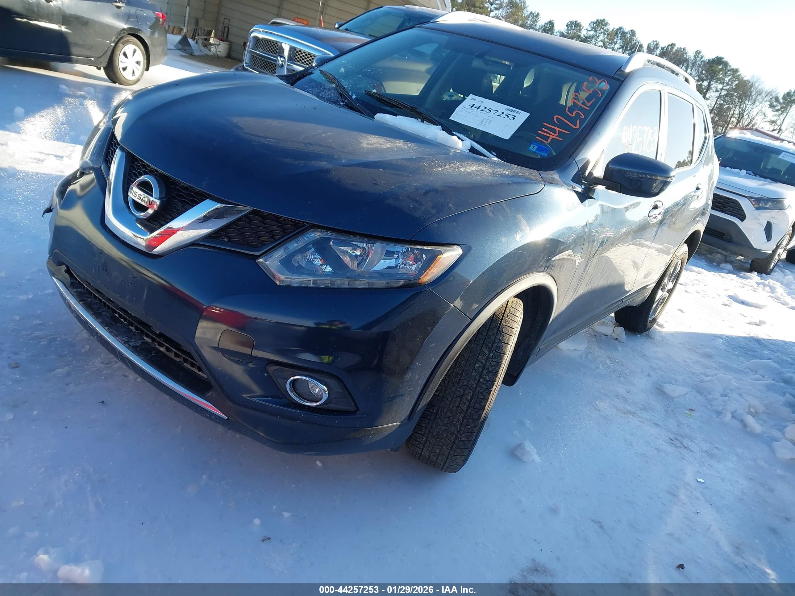 NISSAN ROGUE image 2