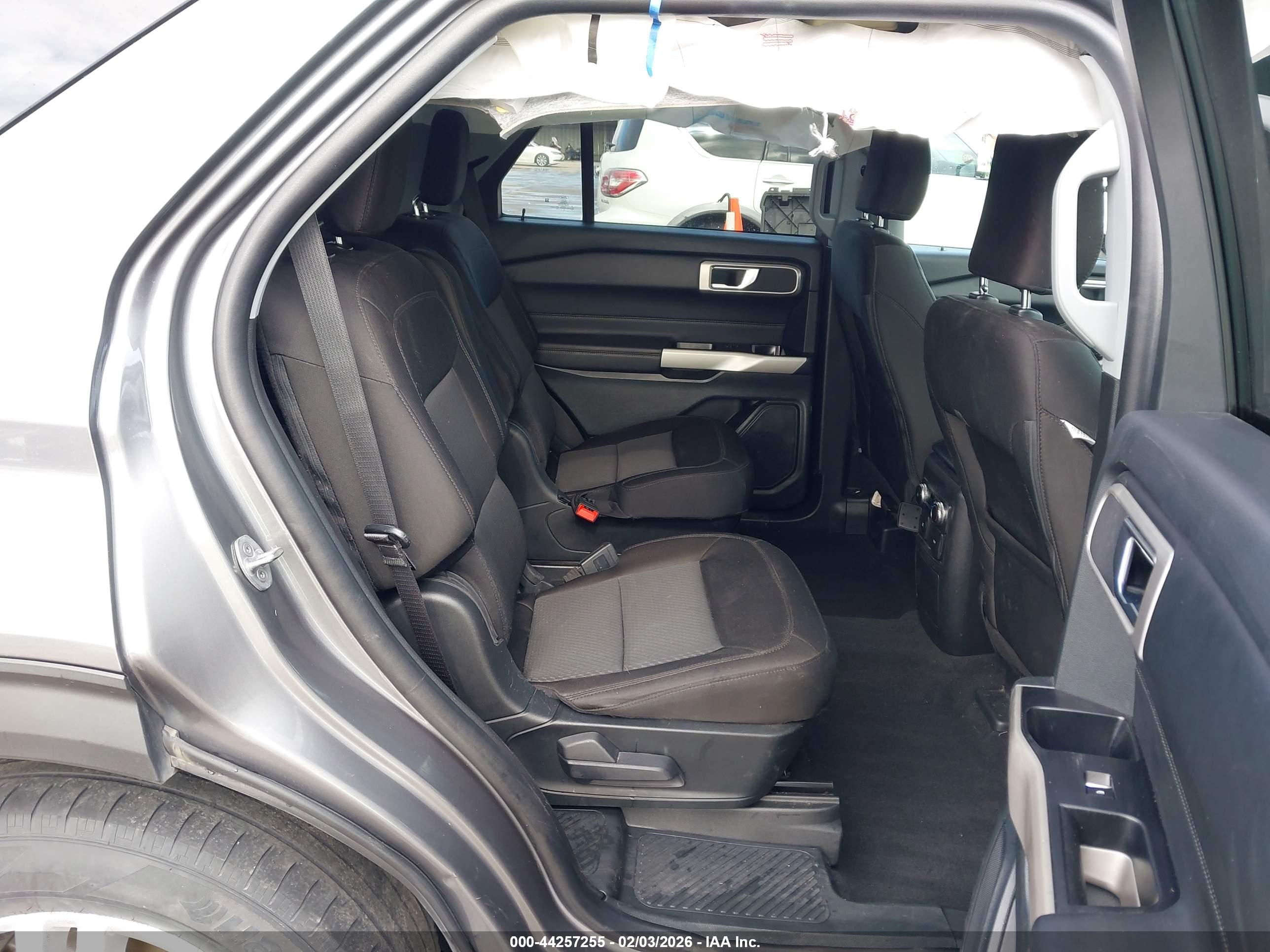 FORD EXPLORER image 8