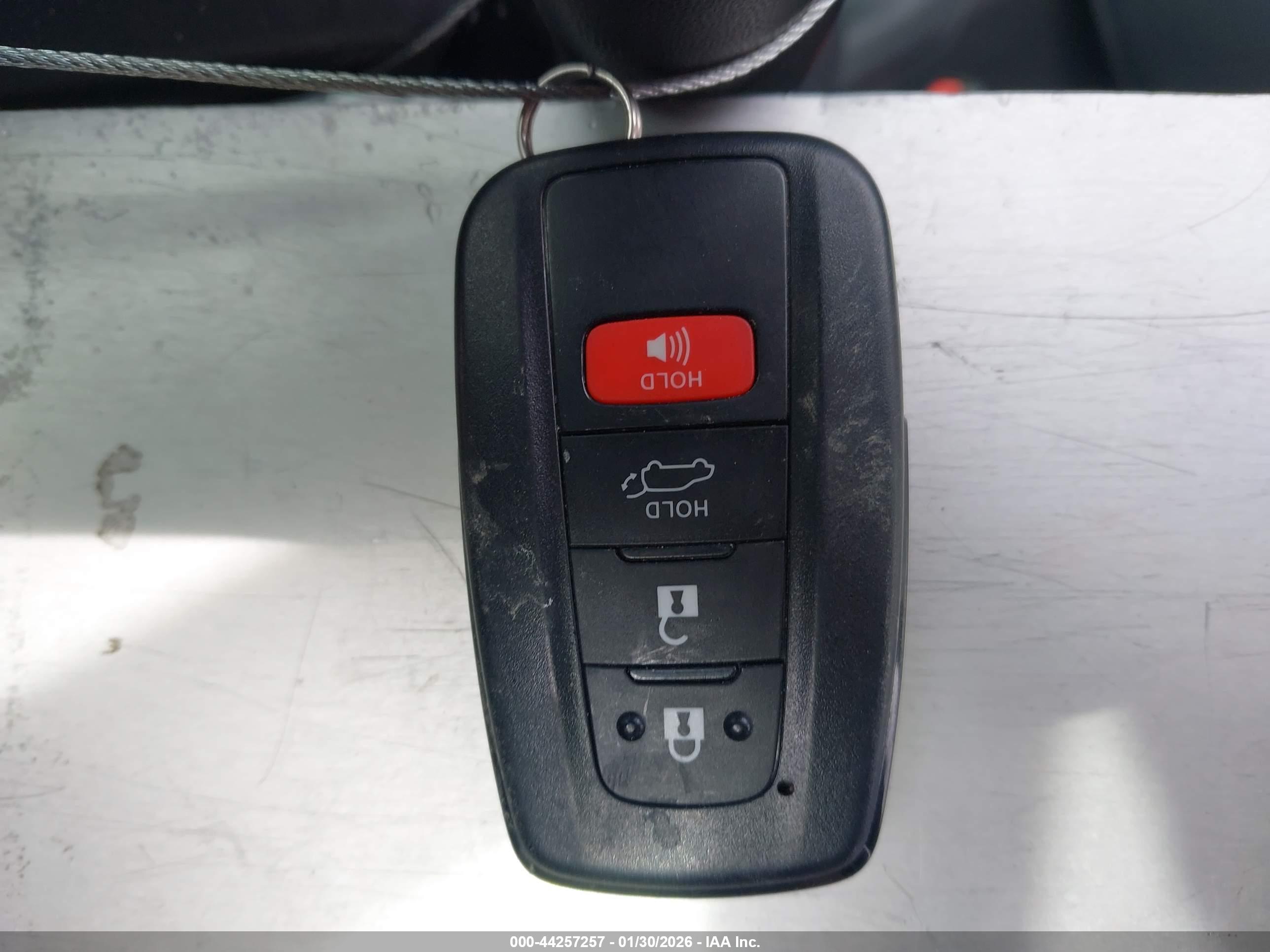 TOYOTA RAV4 image 11