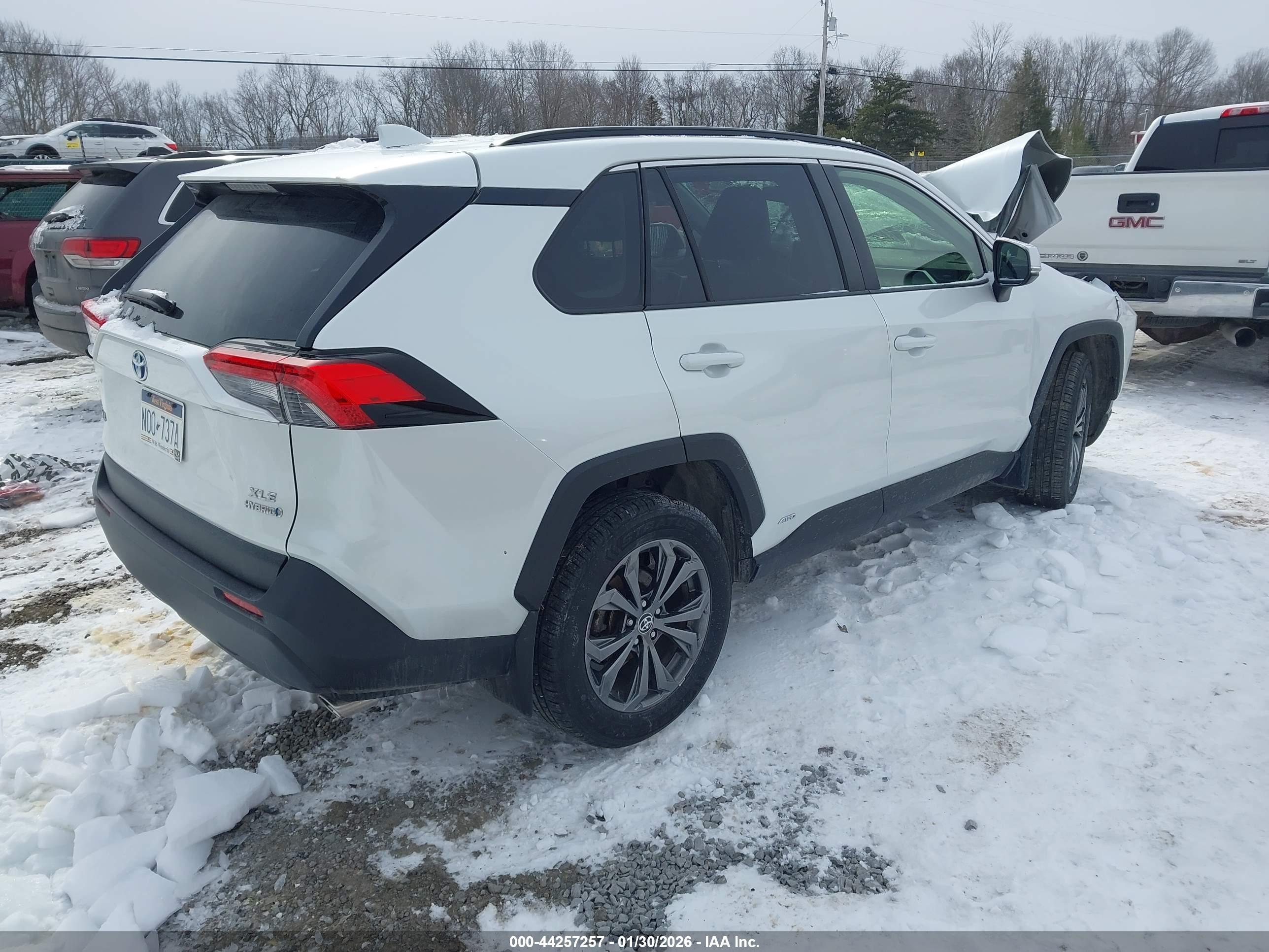 TOYOTA RAV4 image 4