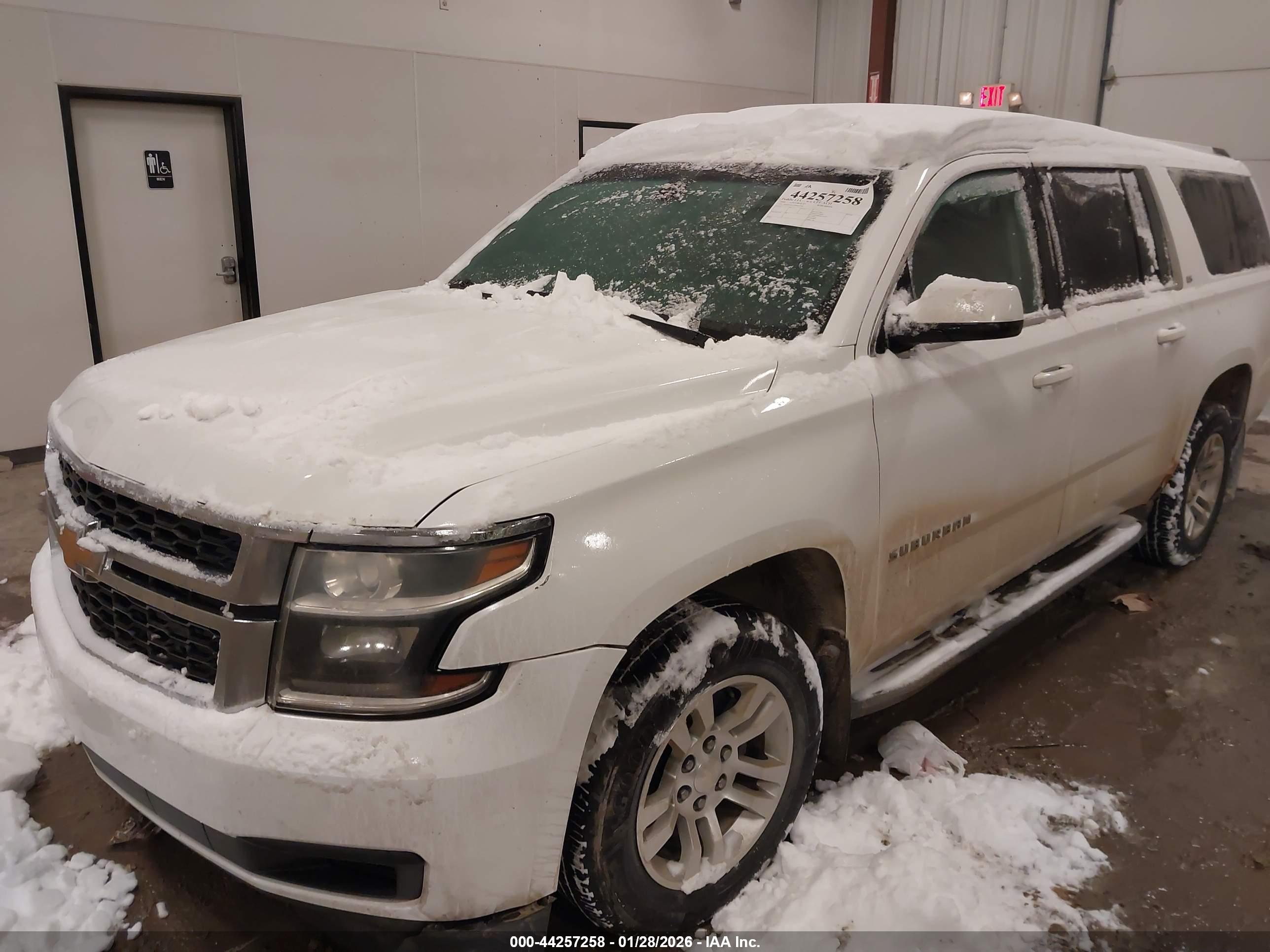 CHEVROLET SUBURBAN image 2
