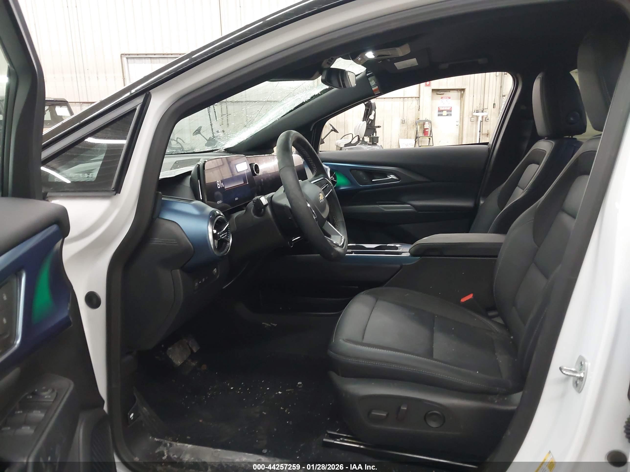 CHEVROLET EQUINOX image 5