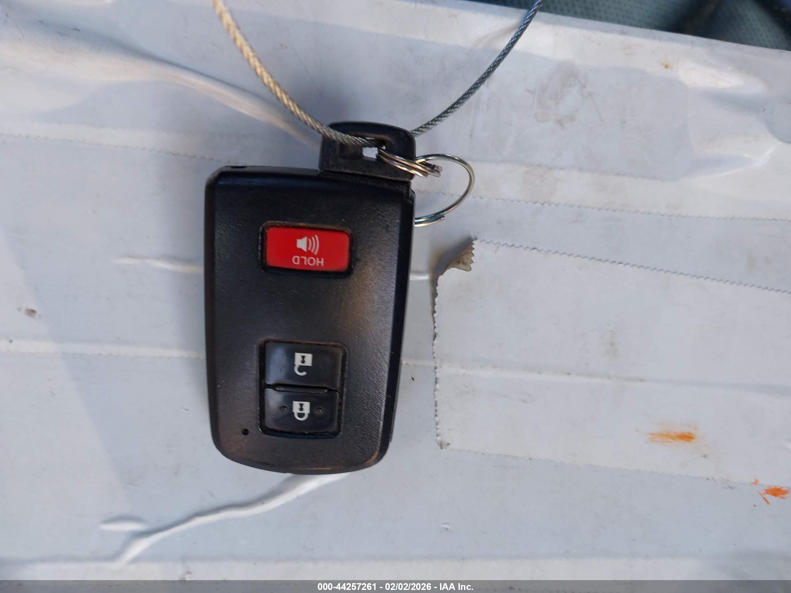 TOYOTA PRIUS image 11