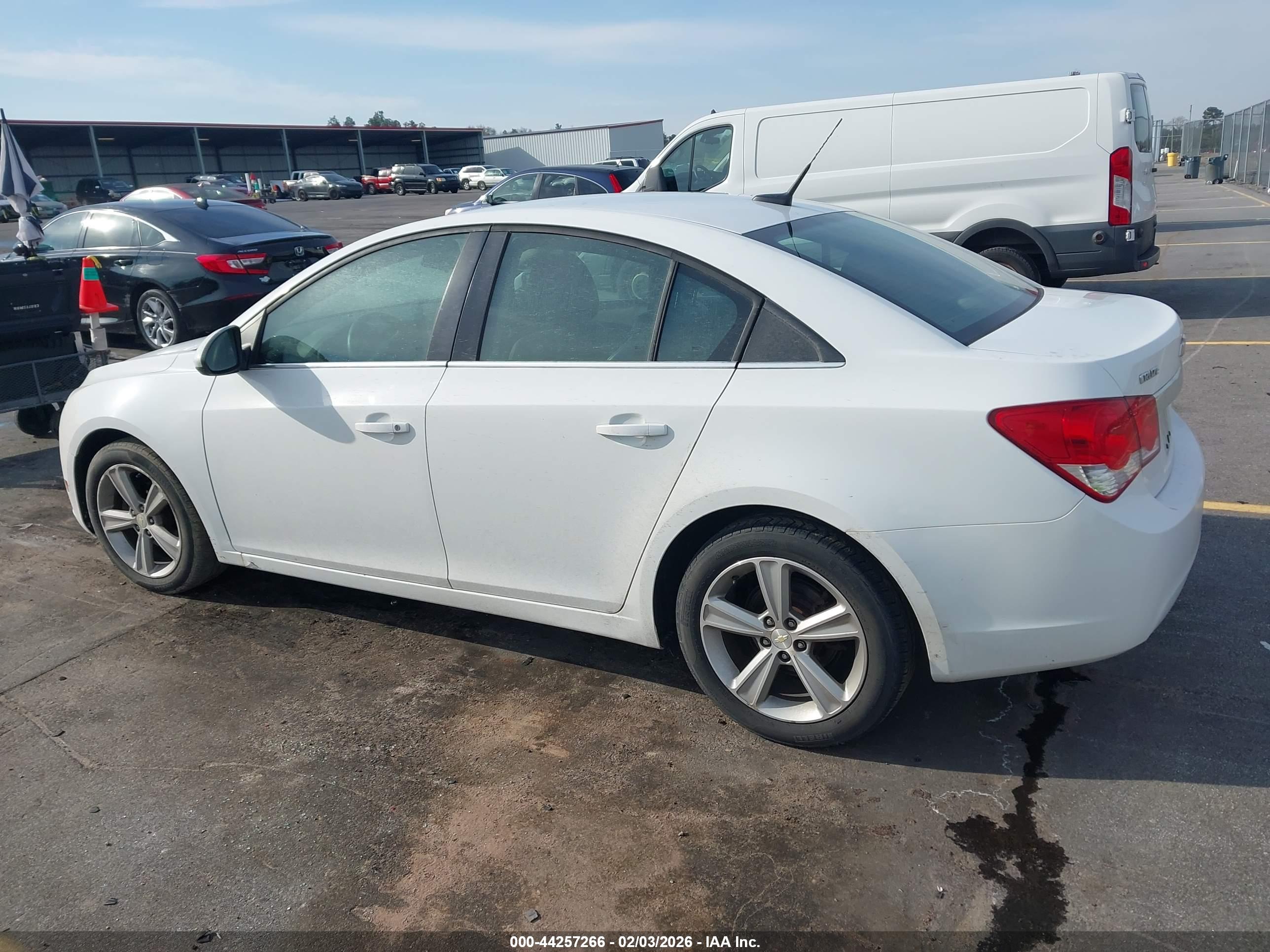 CHEVROLET CRUZE image 3