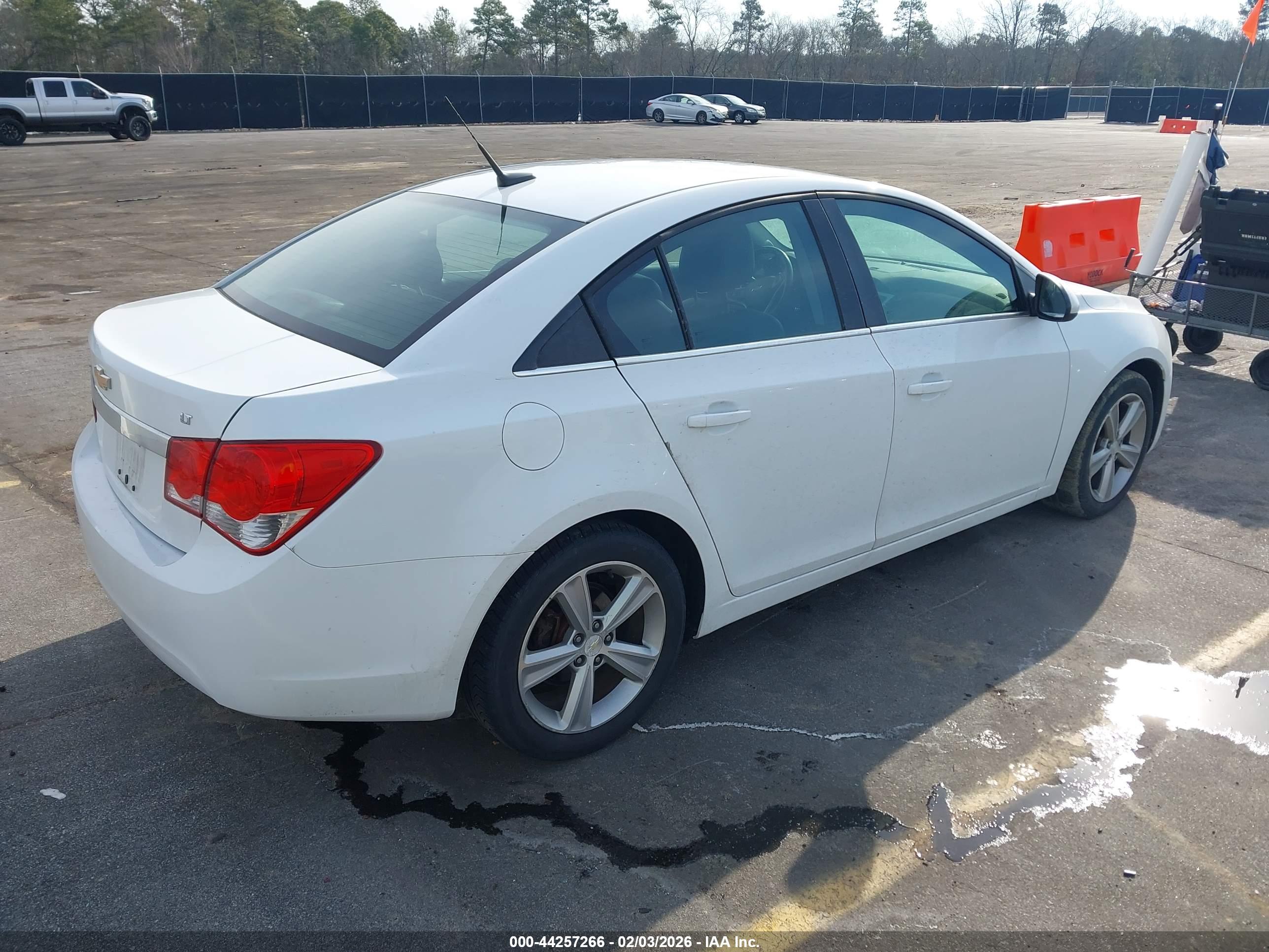 CHEVROLET CRUZE image 4