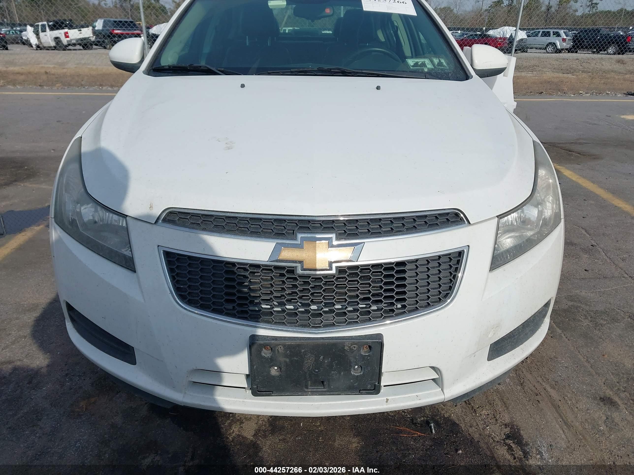 CHEVROLET CRUZE image 6